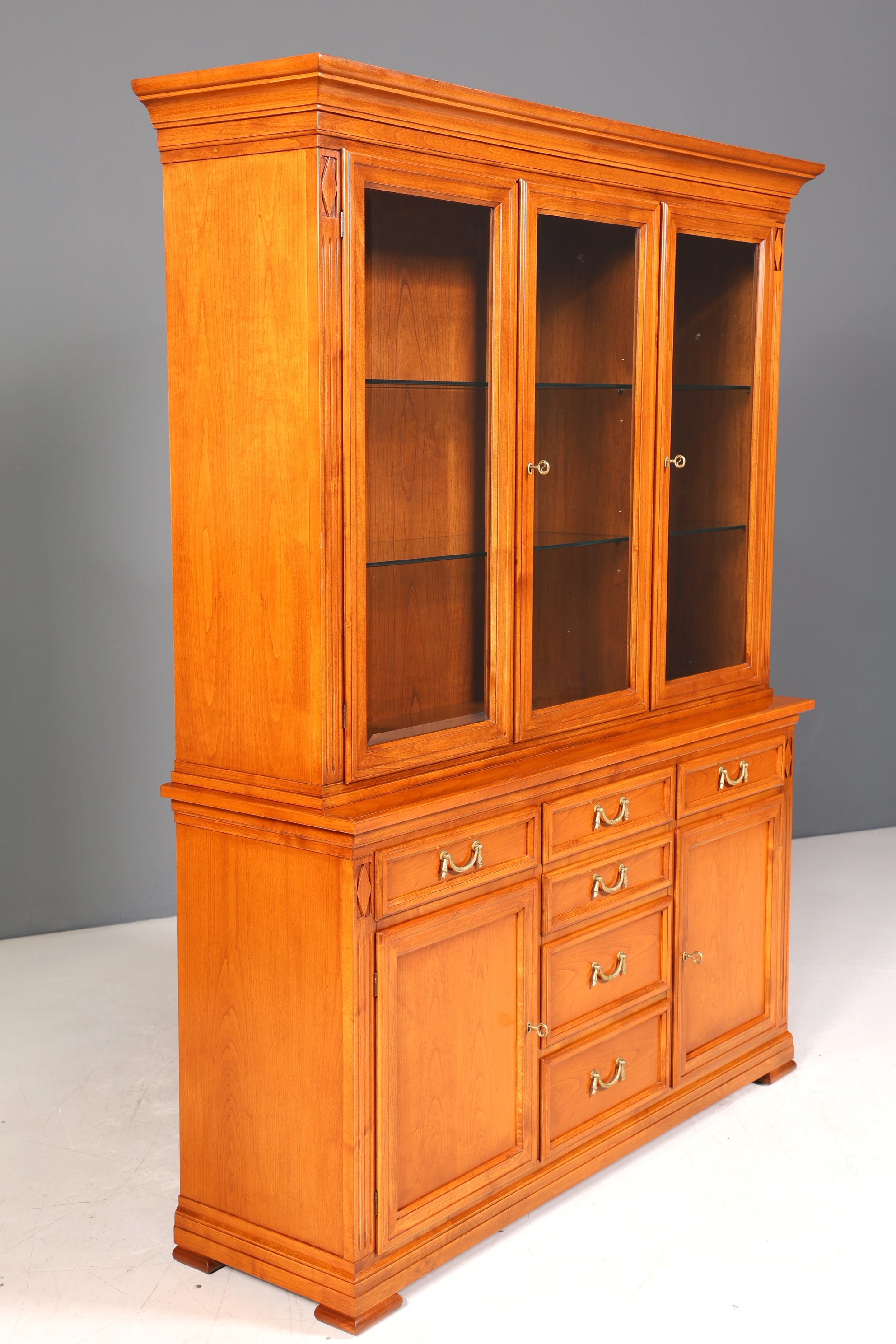 Wunderschöner Original Selva Vitrine Antik Stil massiv Holz Buffet Villa Borghese Schrank Bibliothek