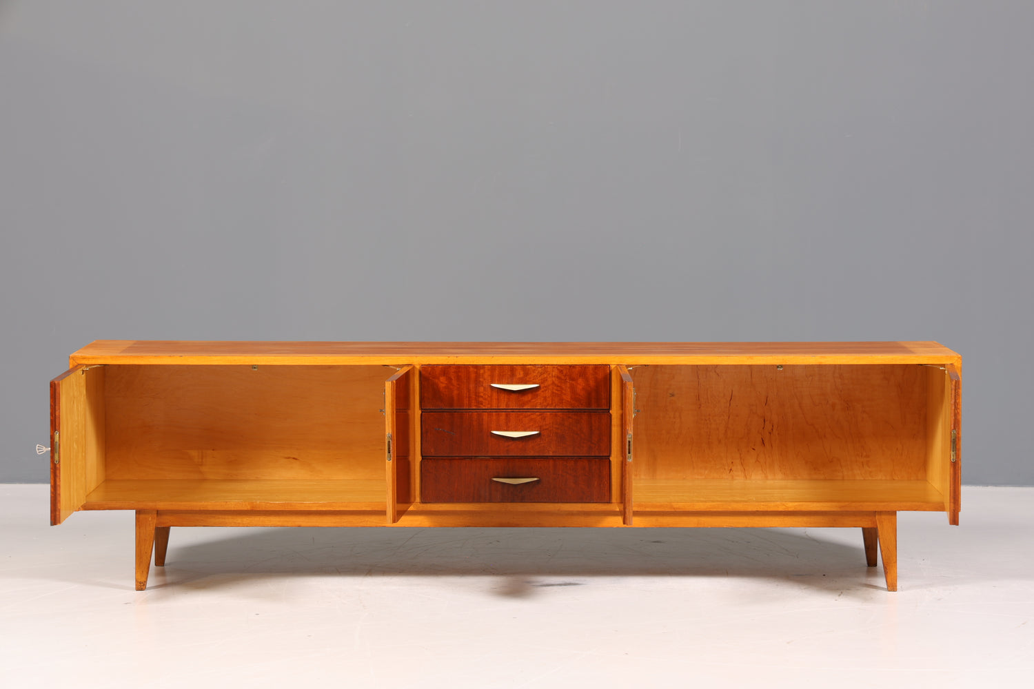 Schlichtes Mid Century Sideboard Vintage TV Kommode 60s Schrank Longboard Retro Lowboard