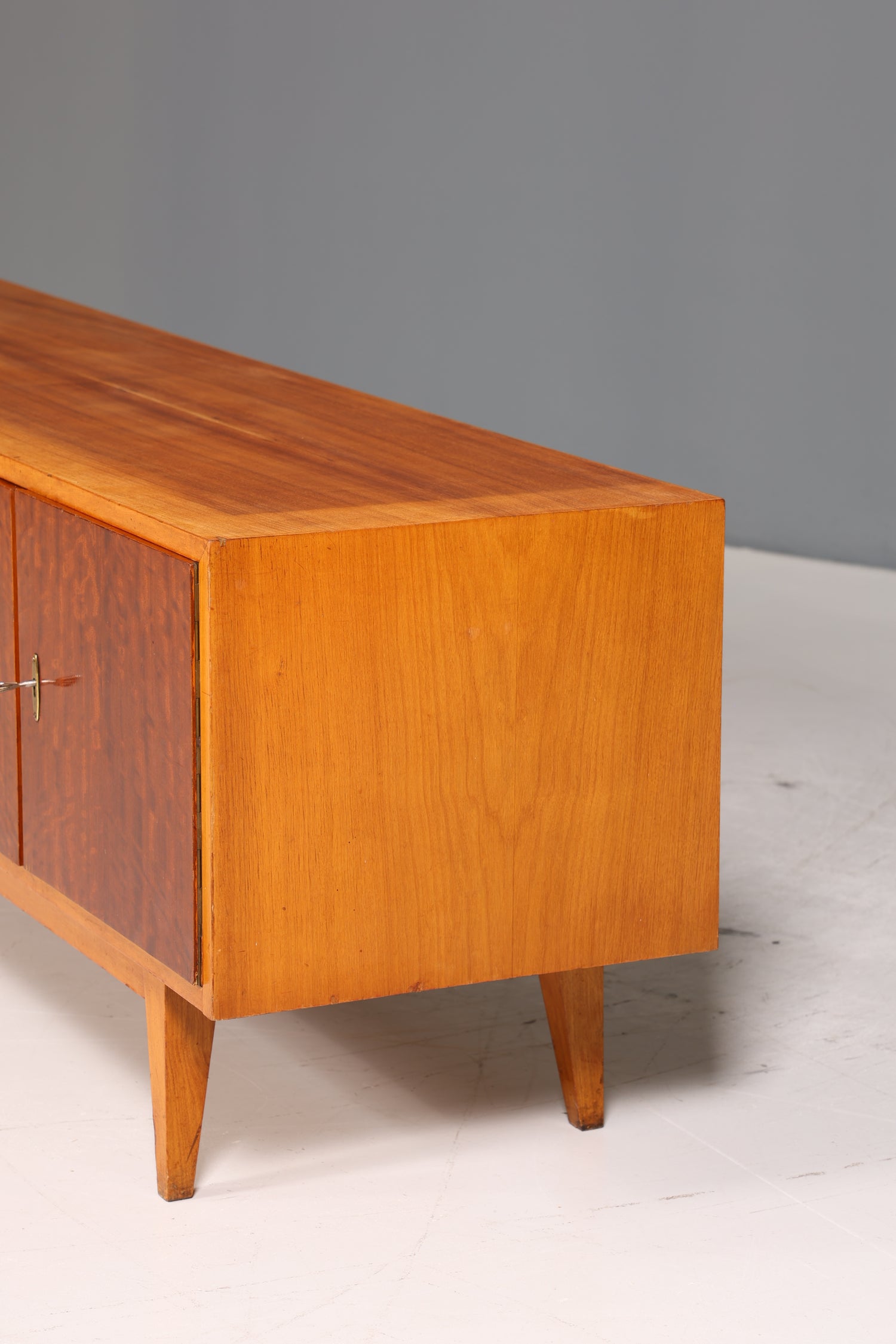 Schlichtes Mid Century Sideboard Vintage TV Kommode 60s Schrank Longboard Retro Lowboard