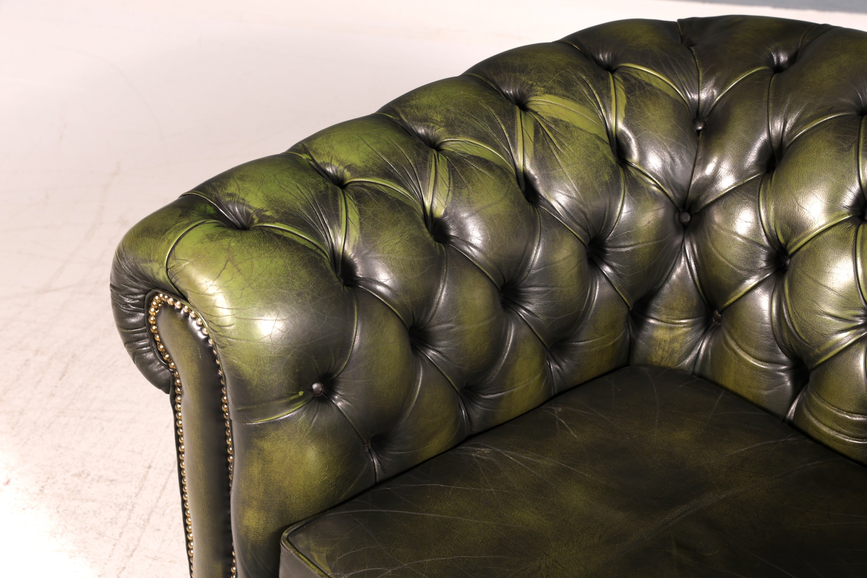 Edler Original Chesterfield Sessel Grün Echt Leder Englischer Armlehnsessel Herrensessel Clubsessel UK Vintage