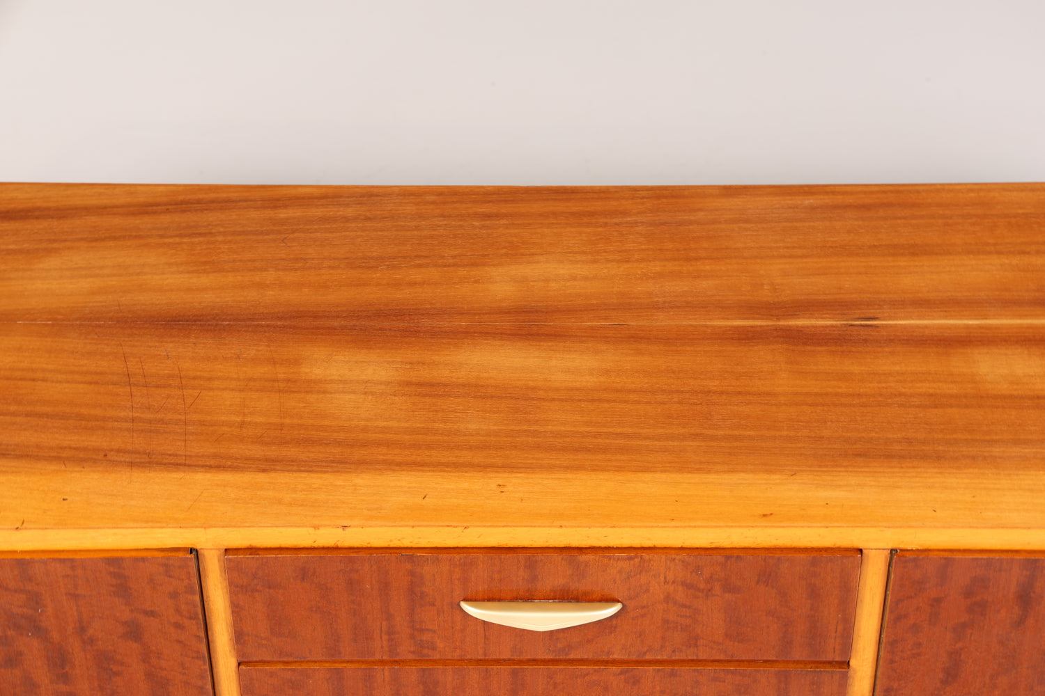 Schlichtes Mid Century Sideboard Vintage TV Kommode 60s Schrank Longboard Retro Lowboard