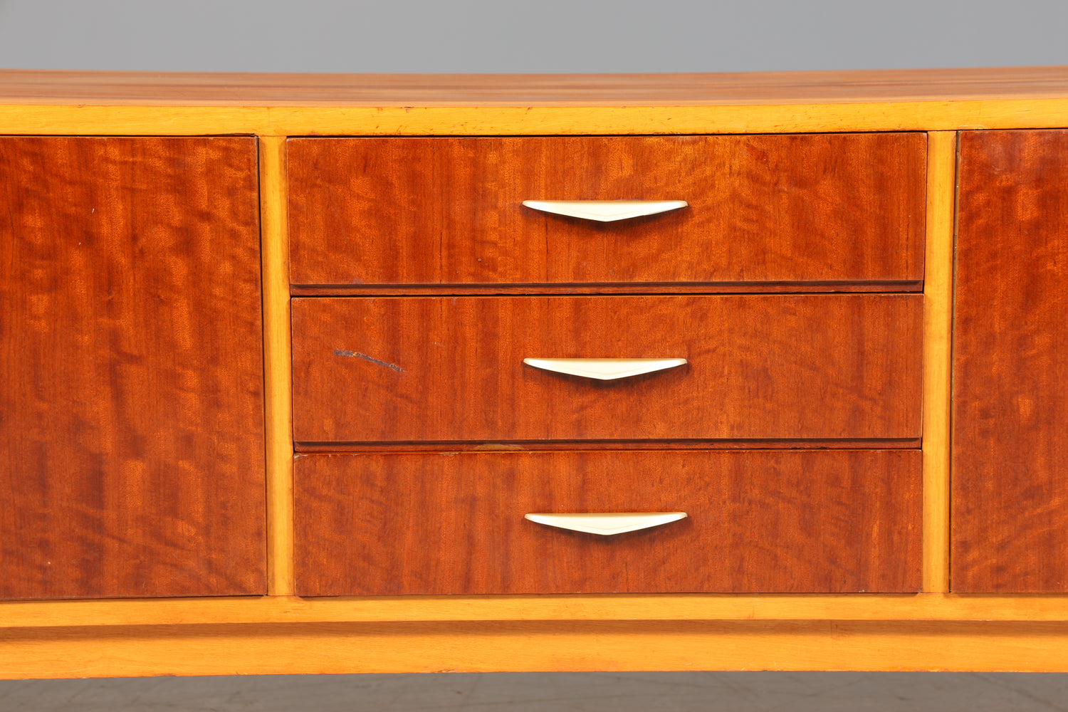 Schlichtes Mid Century Sideboard Vintage TV Kommode 60s Schrank Longboard Retro Lowboard