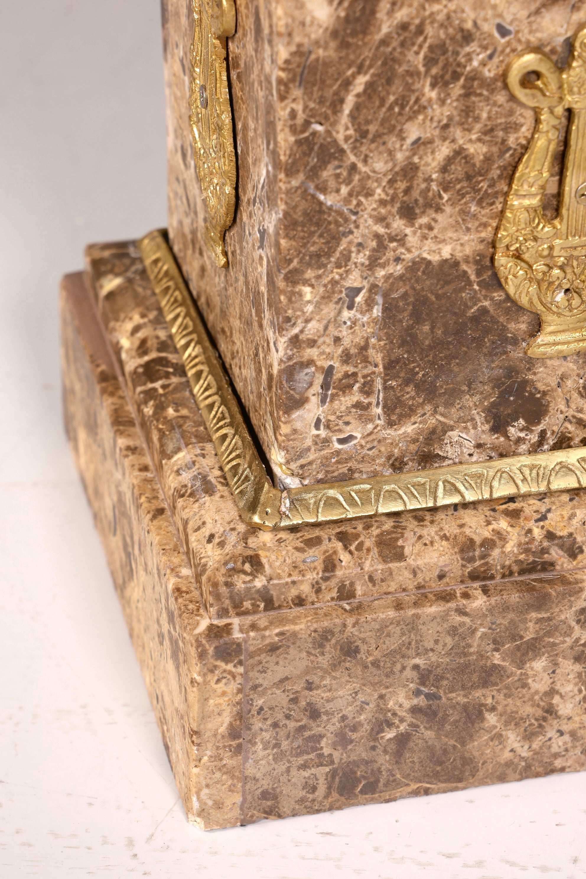 Edle Barock Stil Säule Marmor Louis XV Blumensäule Naturstein Sockel Ablage