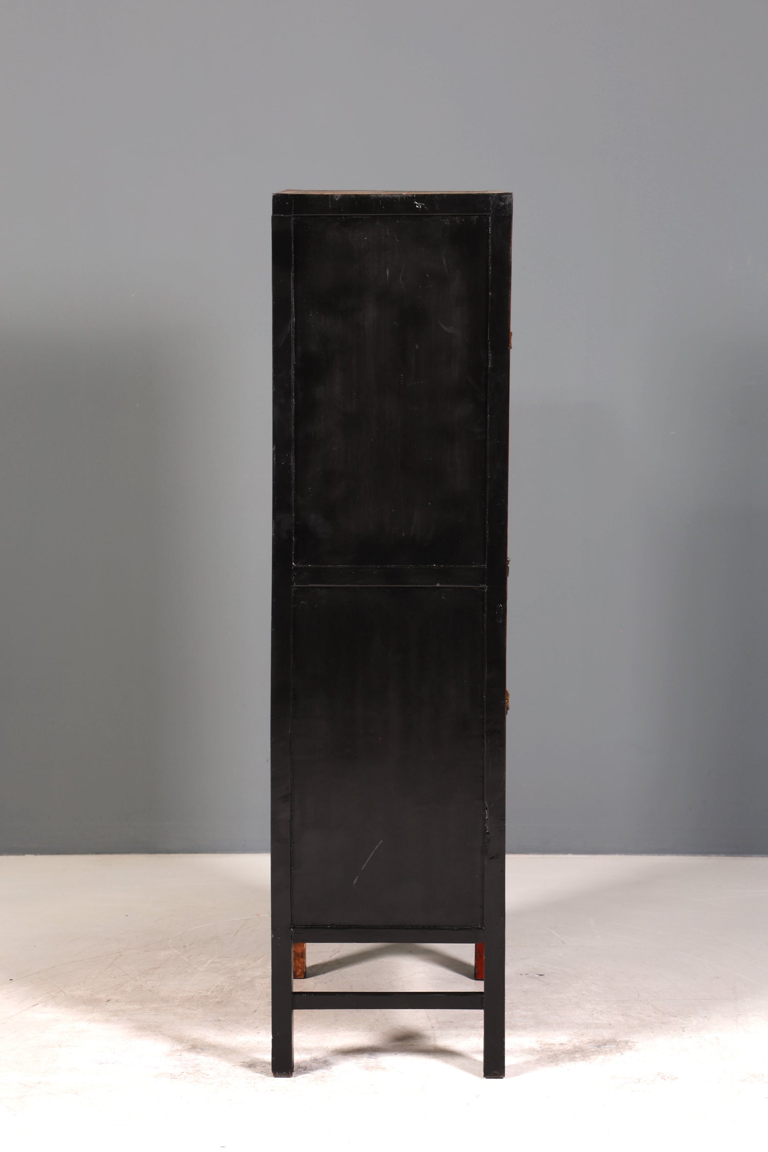 Traumhafter Chinesischer Schrank Vertiko China Kommode mit Asiatischen Motiven Wäscheschrank Aktenschrank