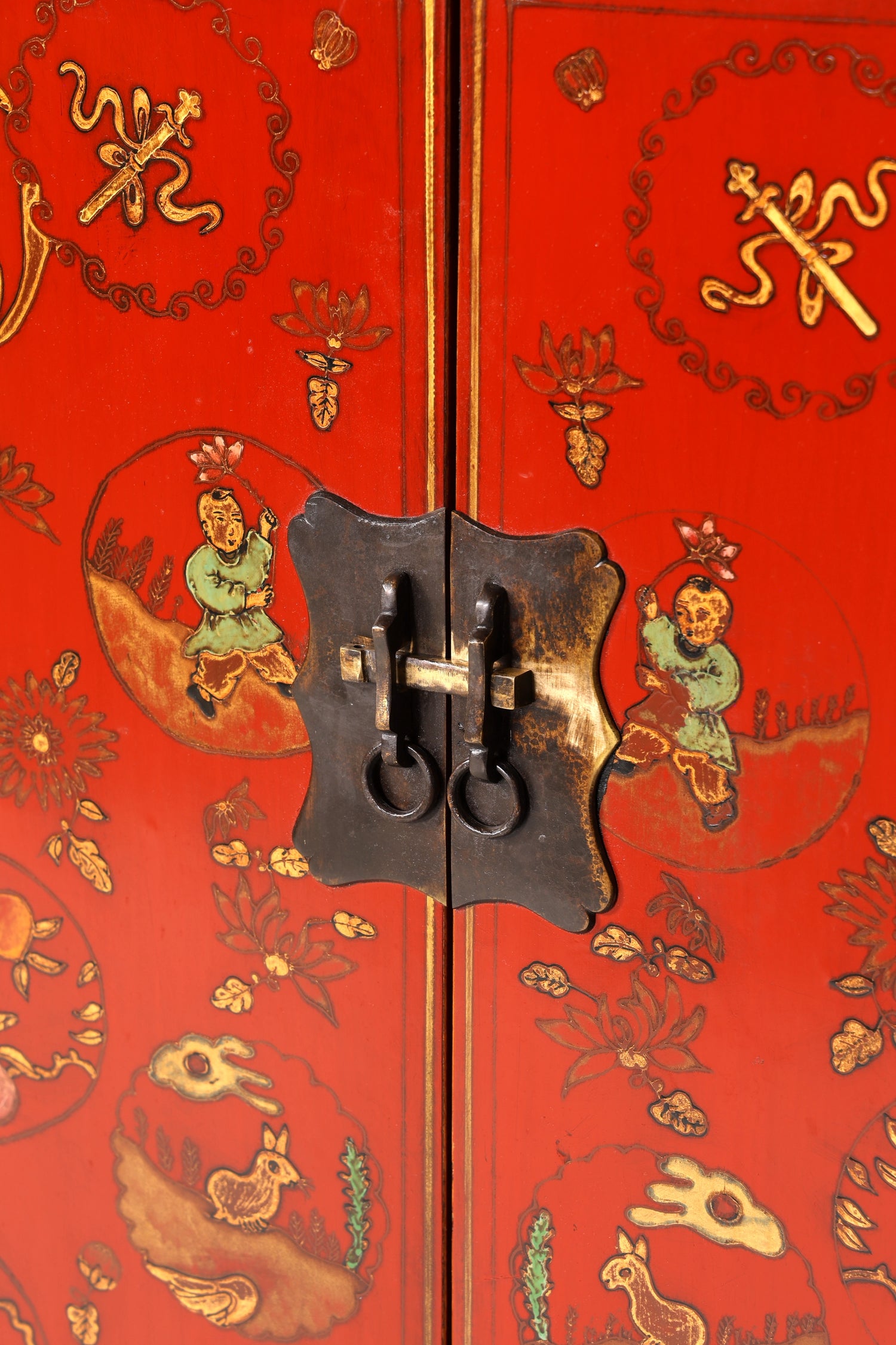 Traumhafter Chinesischer Schrank Vertiko China Kommode mit Asiatischen Motiven Wäscheschrank Aktenschrank