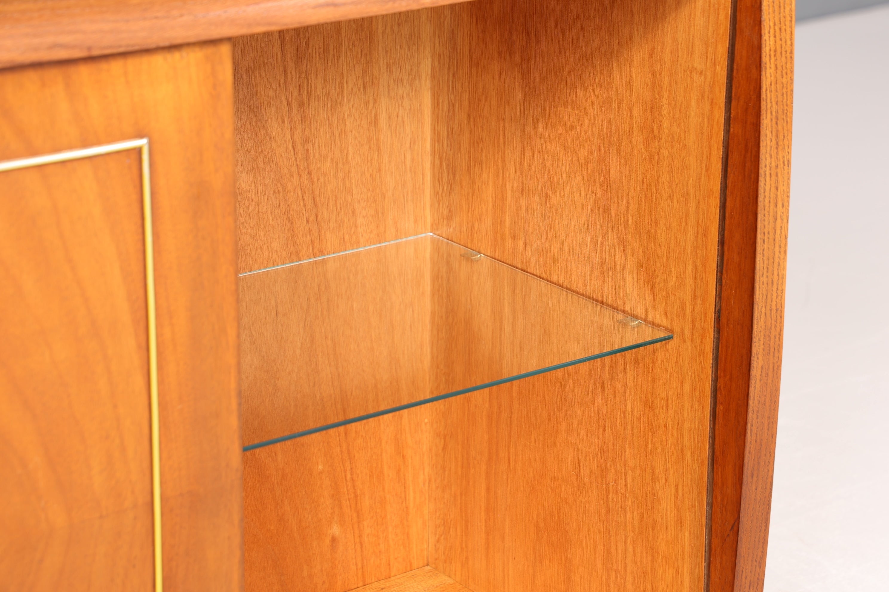 Wunderschöne Mid Century Vitrine Retro Barschrank Vintage Bar Schrank Sideboard