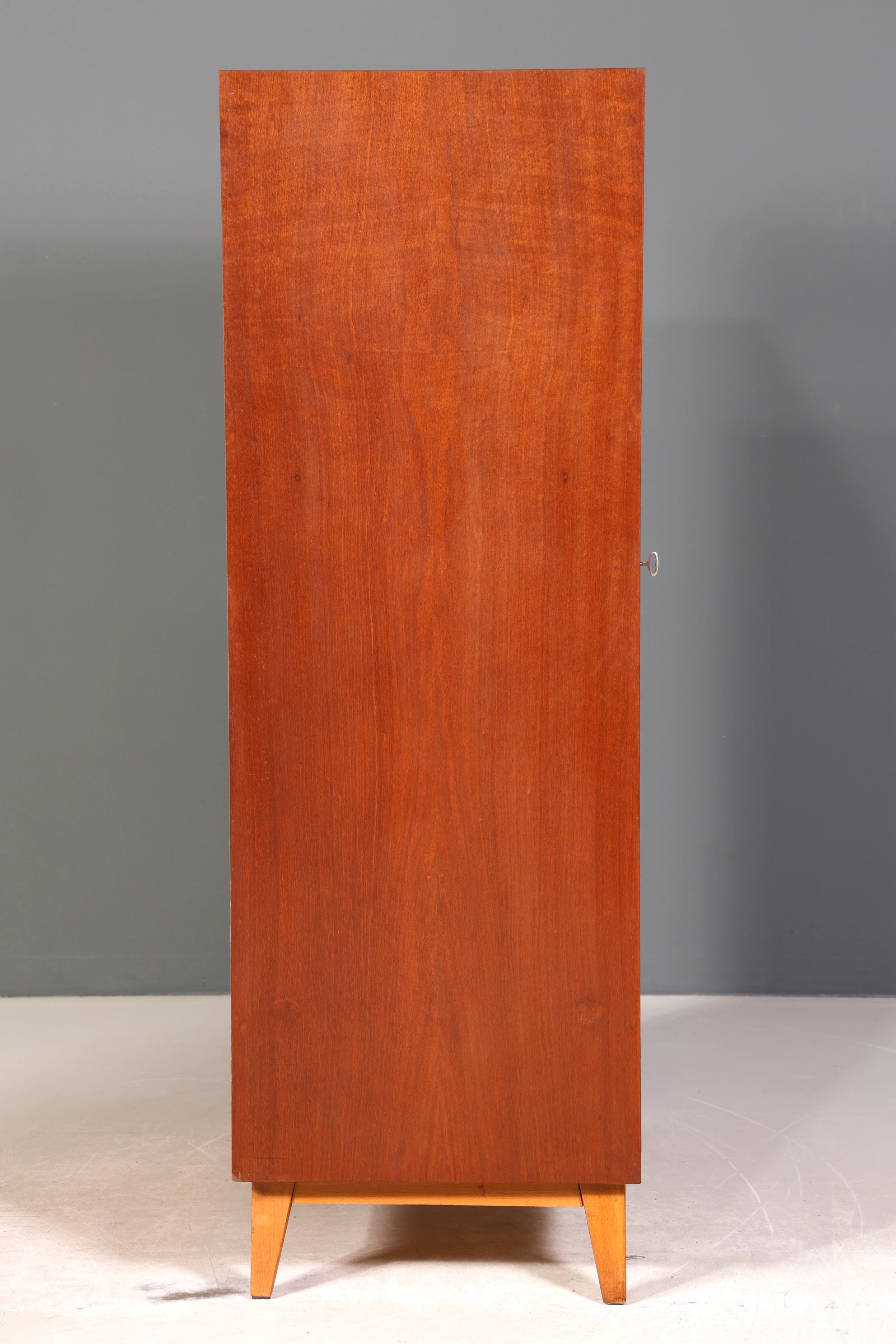 Traumhafter Mid Century Kleiderschrank Vintage Schrank Retro Wäscheschrank