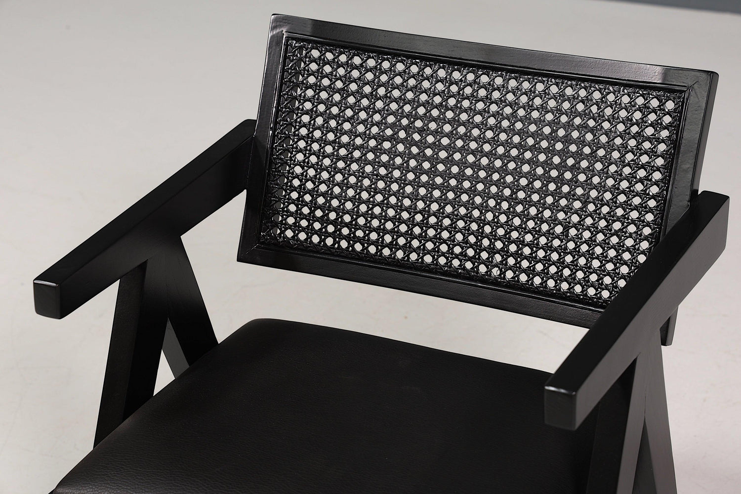 Sehr edler Korbgeflecht Stuhl "Vienna Black +" Armlehnsessel Bauhaus Relax Lounge Chair Stuhl Esszimmer Stuhl Küchenstuhl