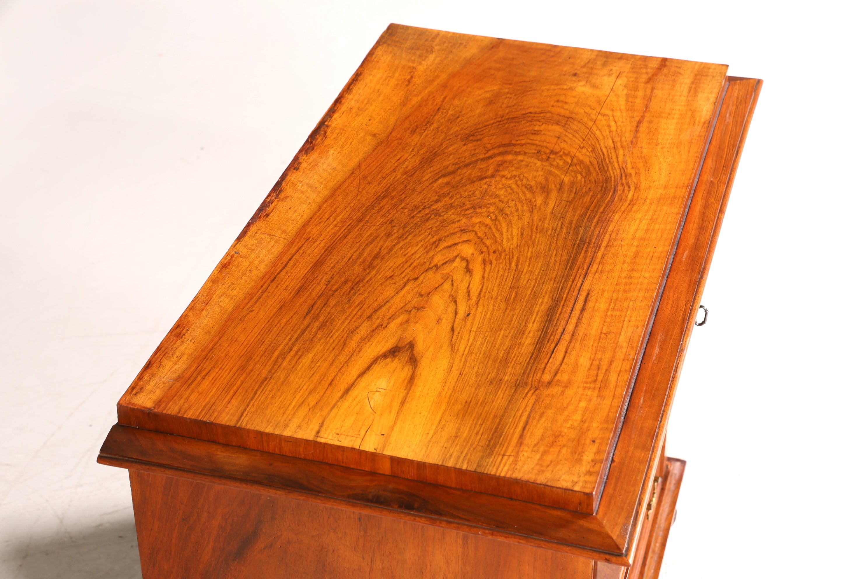 Stilvolle Gründerzeit Kommode Jugendstil Antik Sideboard Schubladenkommode Wäschekommode