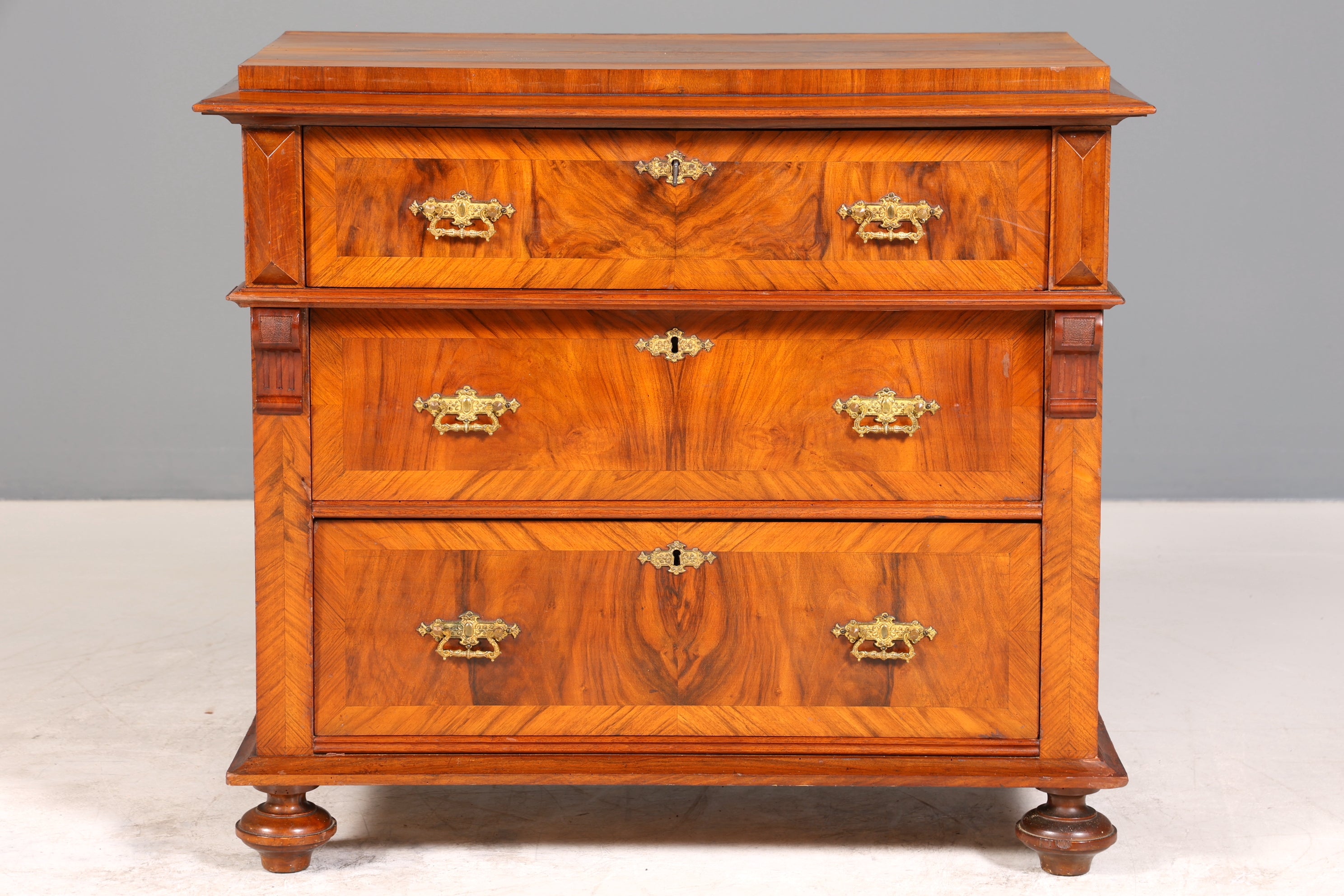 Stilvolle Gründerzeit Kommode Jugendstil Antik Sideboard Schubladenkommode Wäschekommode