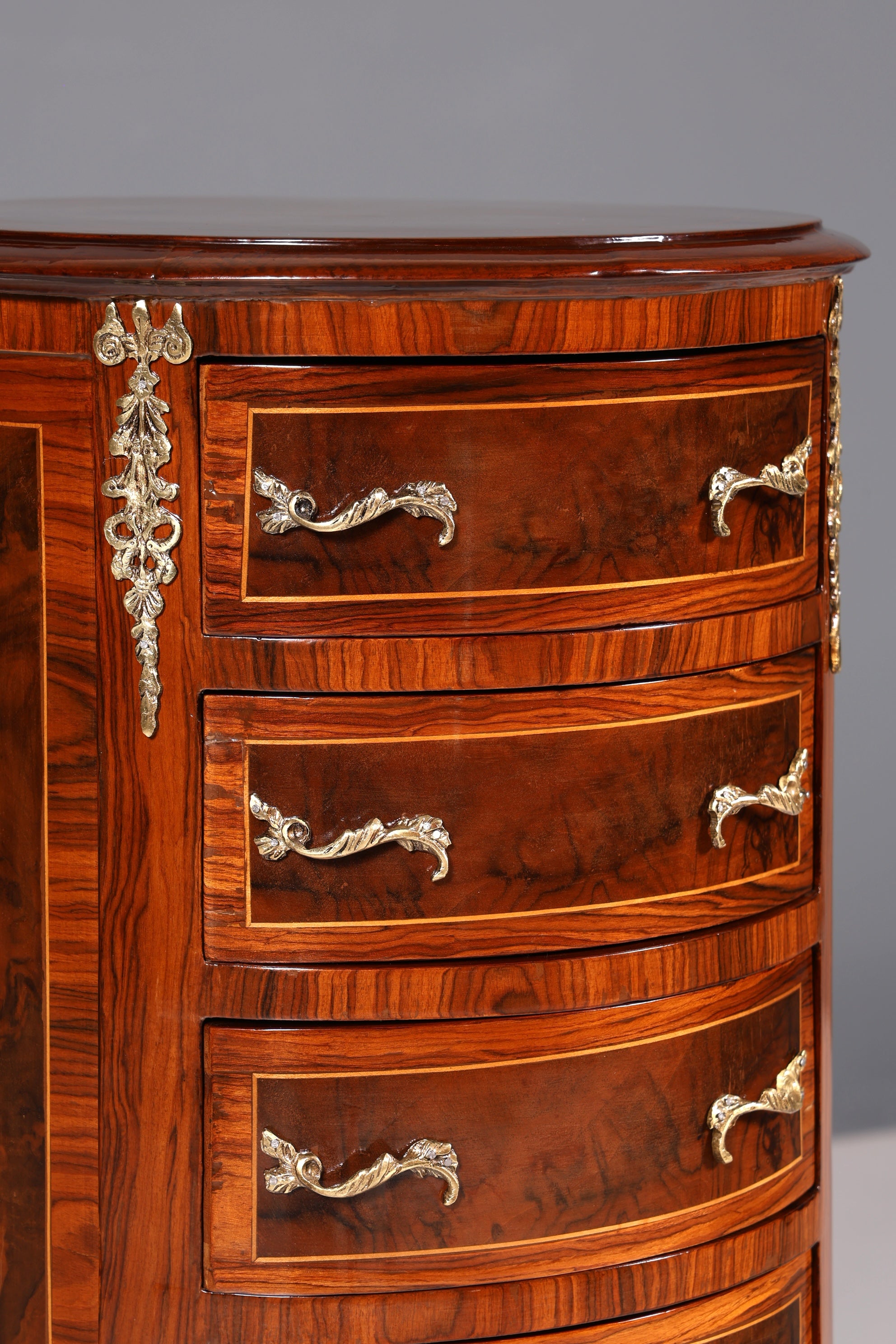 Wunderschöne Barock Stil Kommode Vertiko Schubladenkommode Intarsien 7-Schübige Kommode