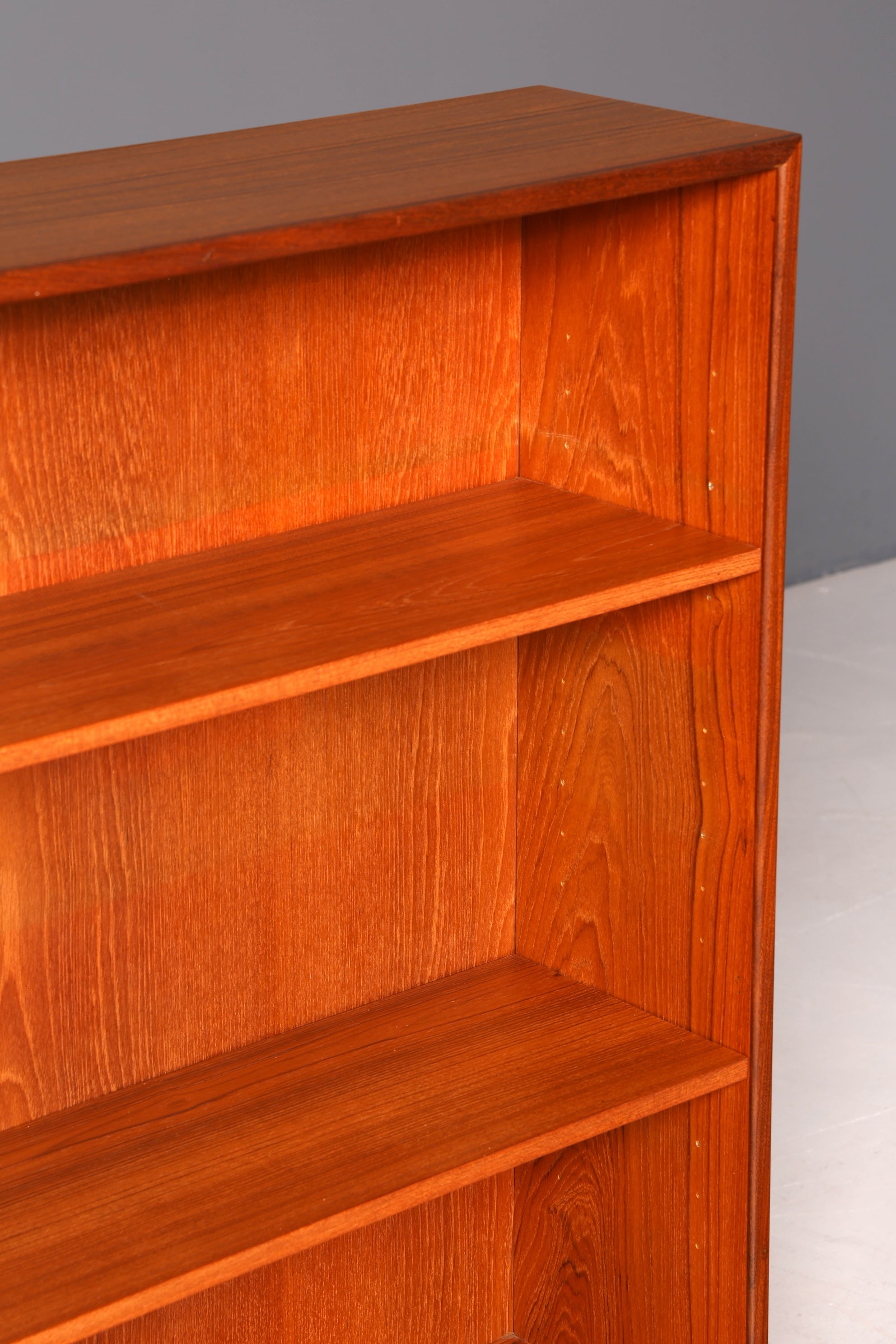 G425 Finish Wunderschönes Mid Century Regal Vintage Bücherregal 60er Jahre Holz Regal (Kopie 7)