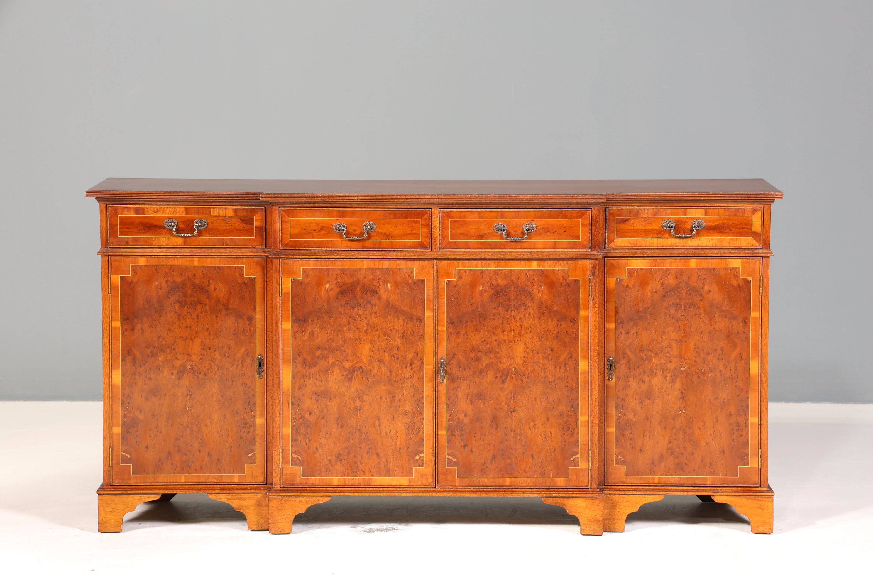 Wunderschönes Englisches Sideboard echt Holz Schrank Antik Stil Buffetschrank Kommode