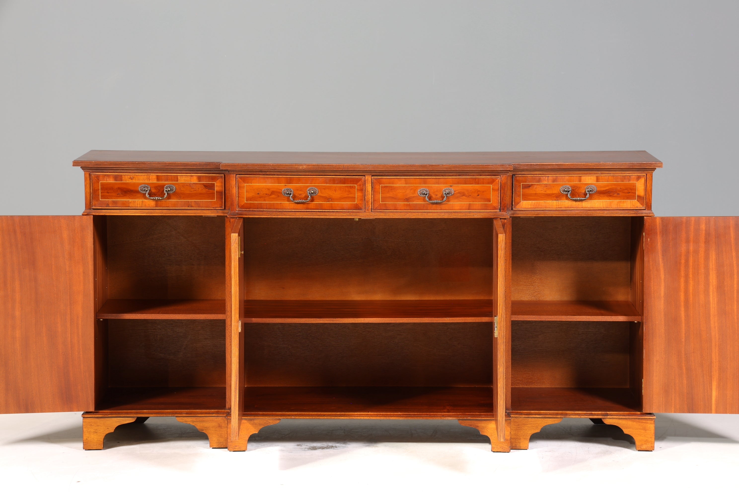 Wunderschönes Englisches Sideboard echt Holz Schrank Antik Stil Buffetschrank Kommode