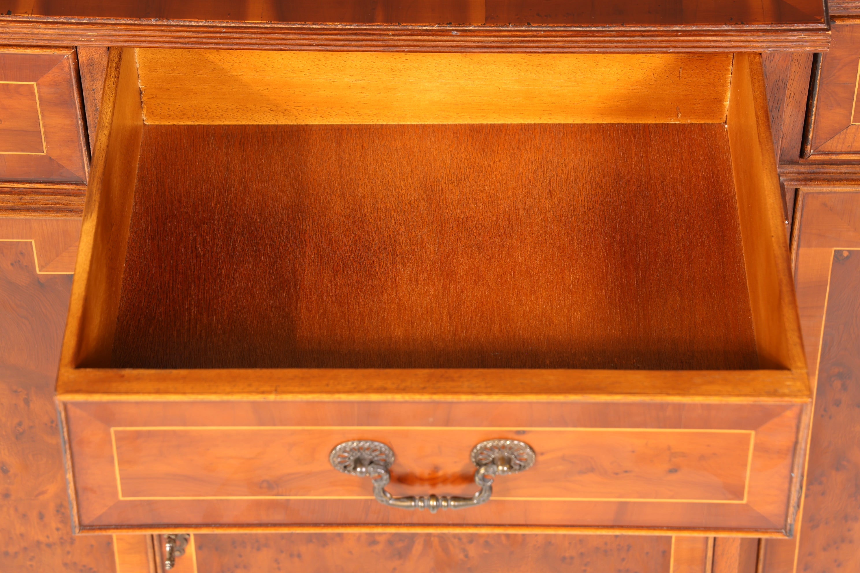 Wunderschönes Englisches Sideboard echt Holz Schrank Antik Stil Buffetschrank Kommode