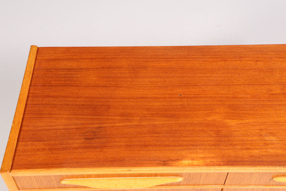 Schlichtes Mid Century Highboard Vintage Sideboard Danish Design Teak Holz Kommode