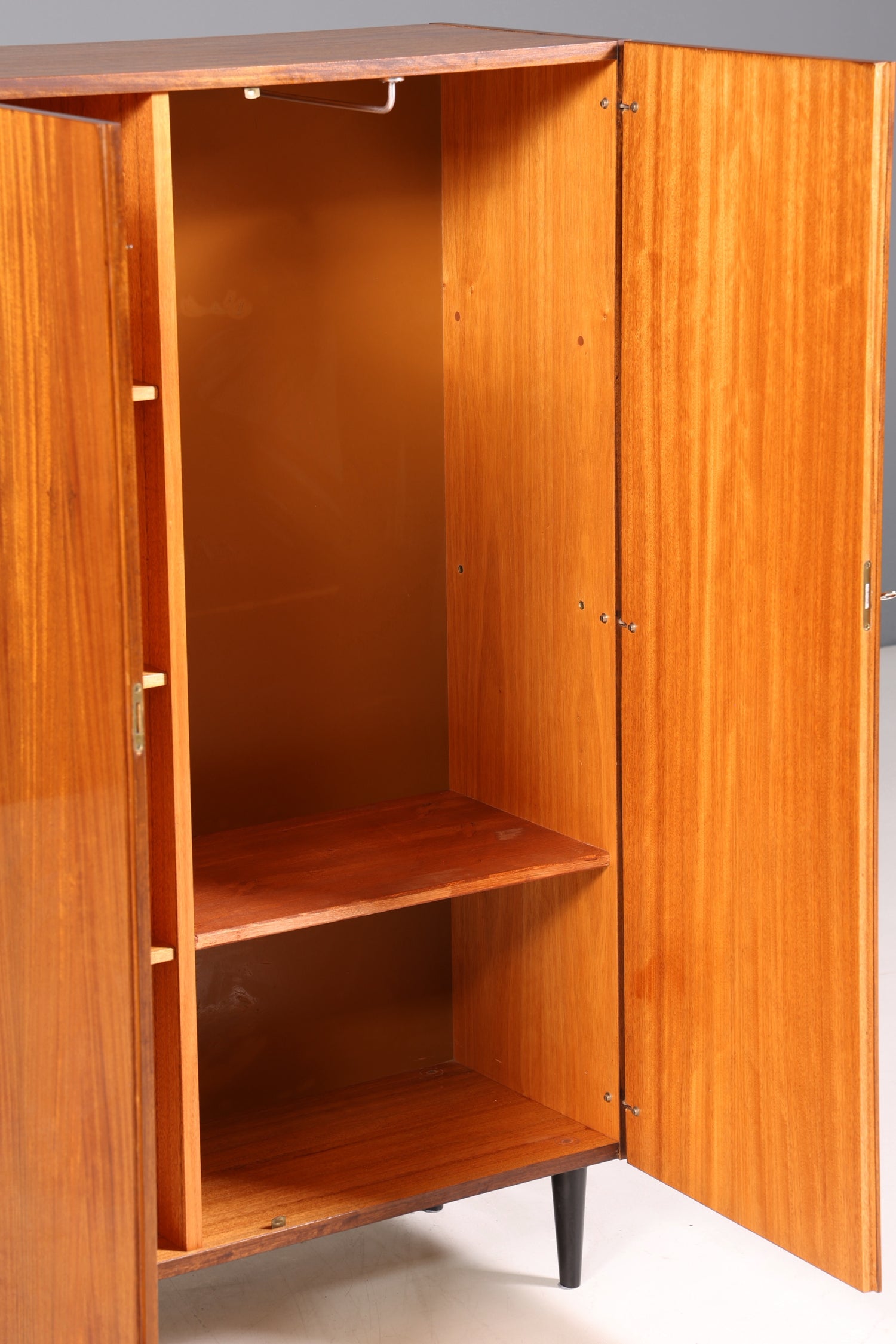 Wunderschöner Mid Century Schrank 60er Jahre Wäscheschrank Aktenschrank Kommode