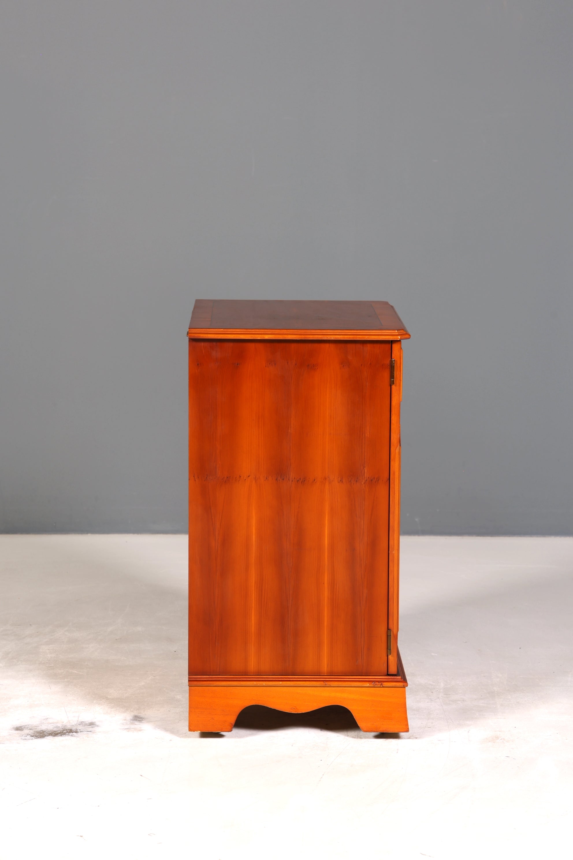 Traumhafter Englischer Schrank echt Holz Hifi Kommode Antik Stil Schallplatten Schrank 60s