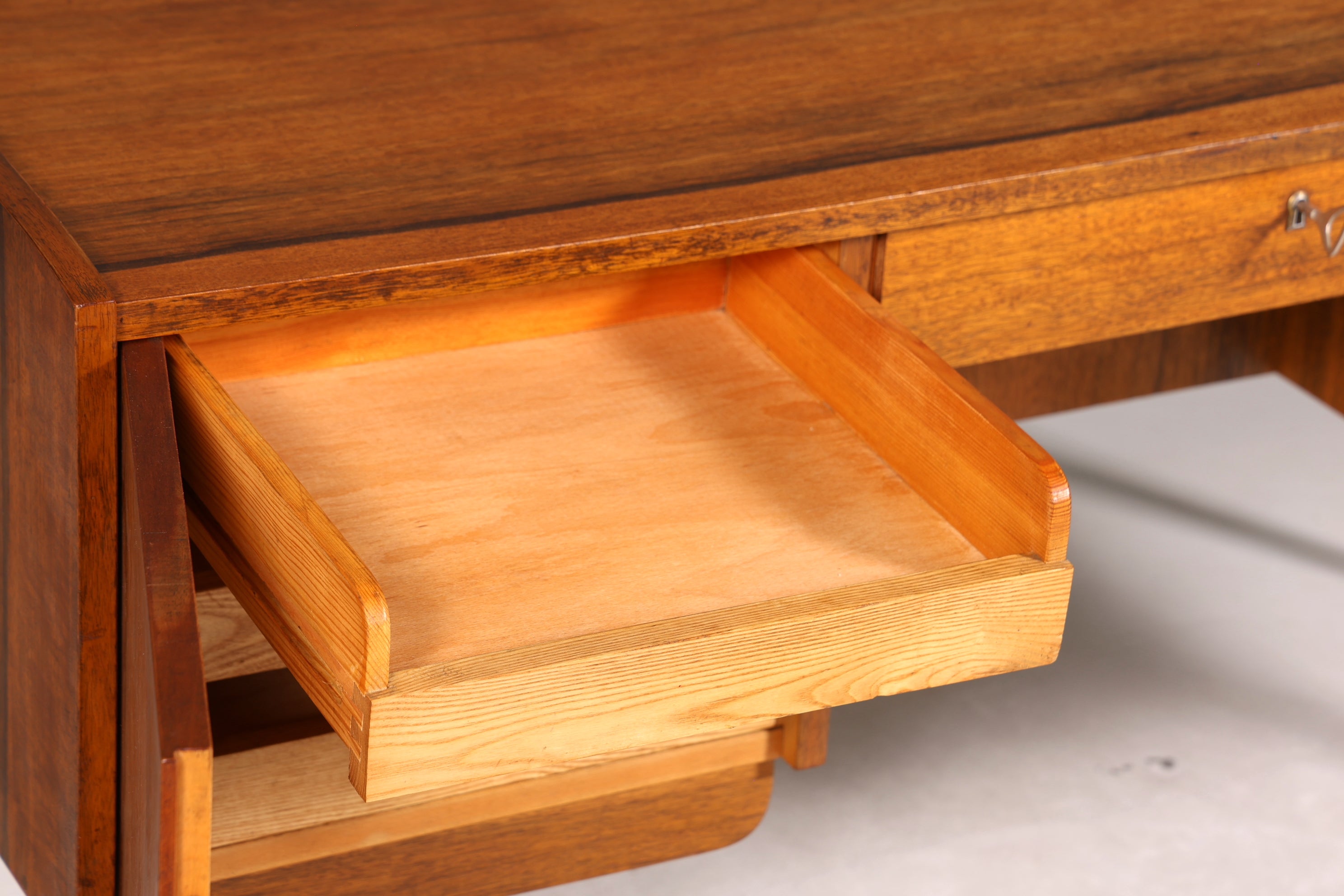 Wunderschöner Mid Century Schreibtisch Danish Design Bürotisch Vintage Office Table