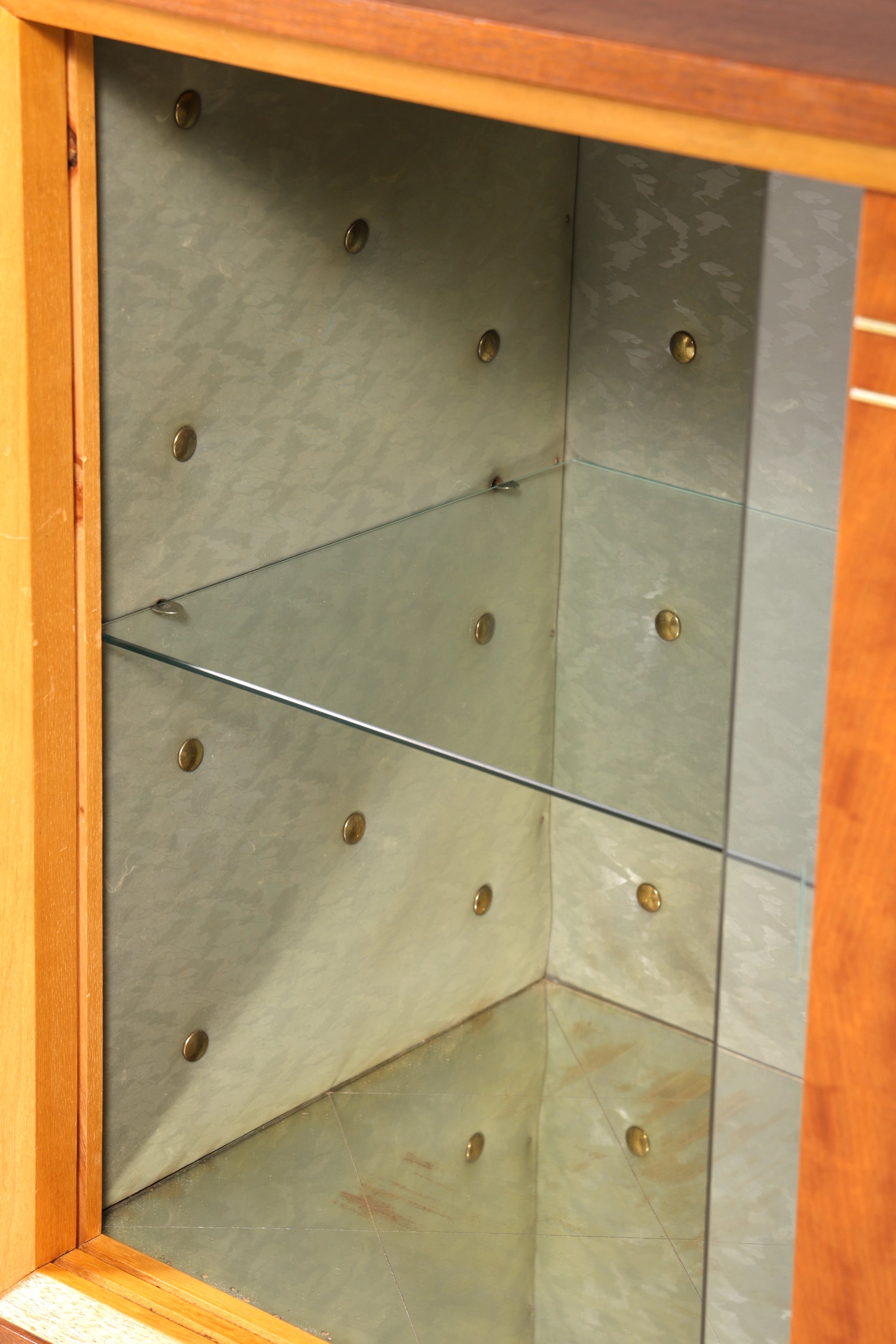 Wunderschöne Mid Century Vitrine Retro Barschrank Vintage Bar Schrank Sideboard
