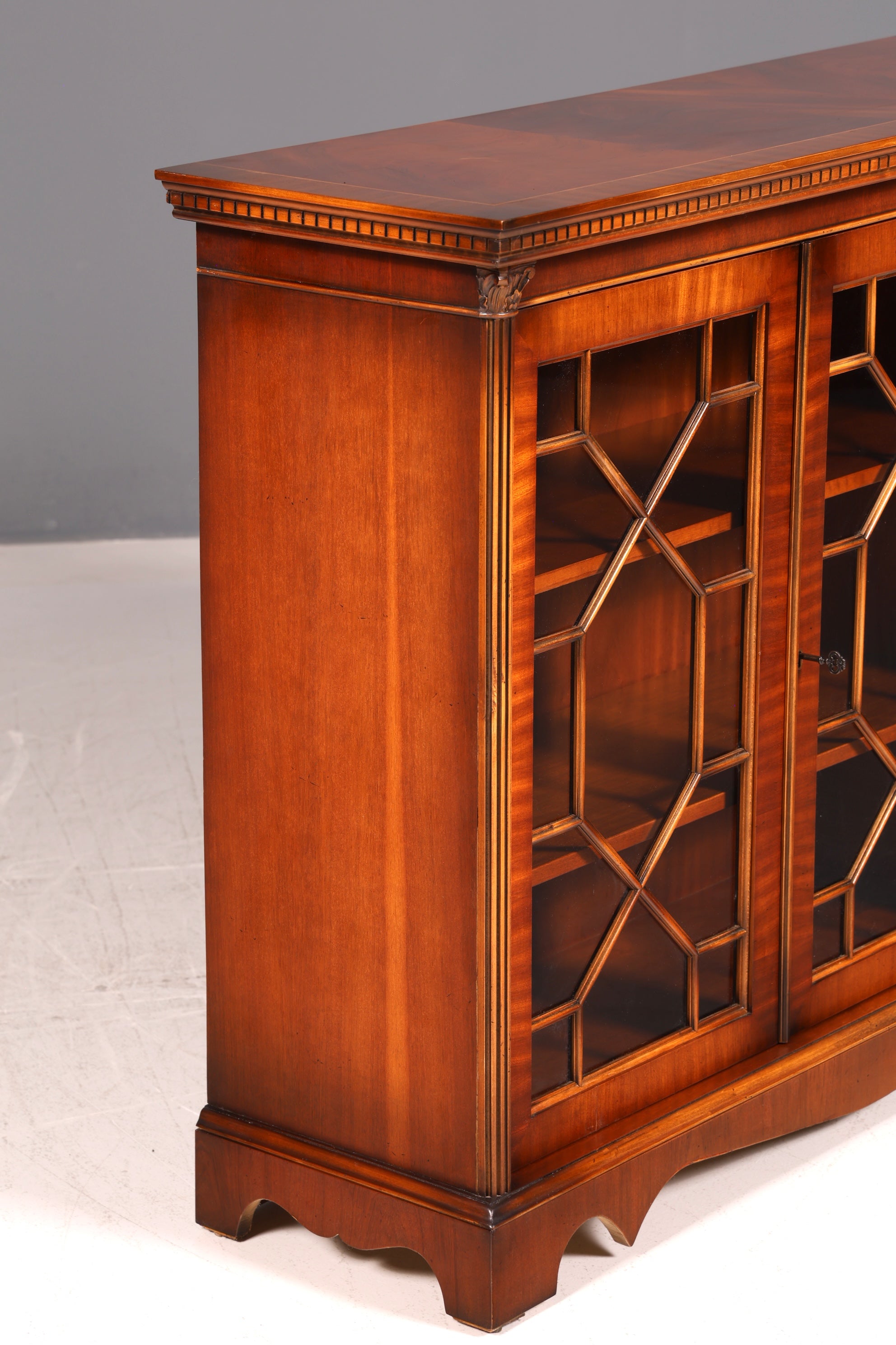 Wunderschönes Englisches Sideboard Mahagoni Echt Holz Vitrine Antik Regal Schrank Glasvitrine Kommode Vintage