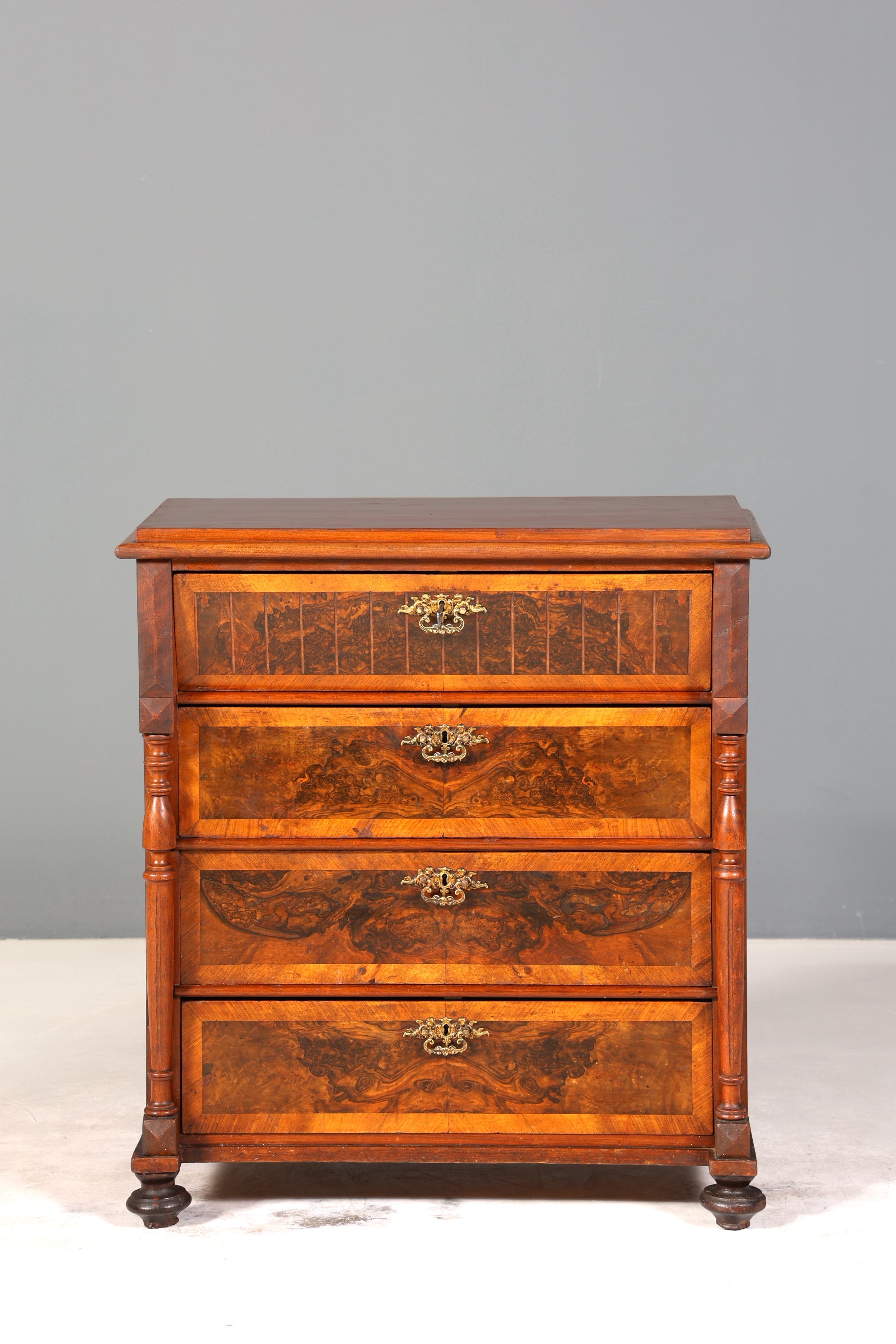 Stilvolle Gründerzeit Kommode Louis Philippe Nussbaum Schubladen Kommode Sideboard um 1880