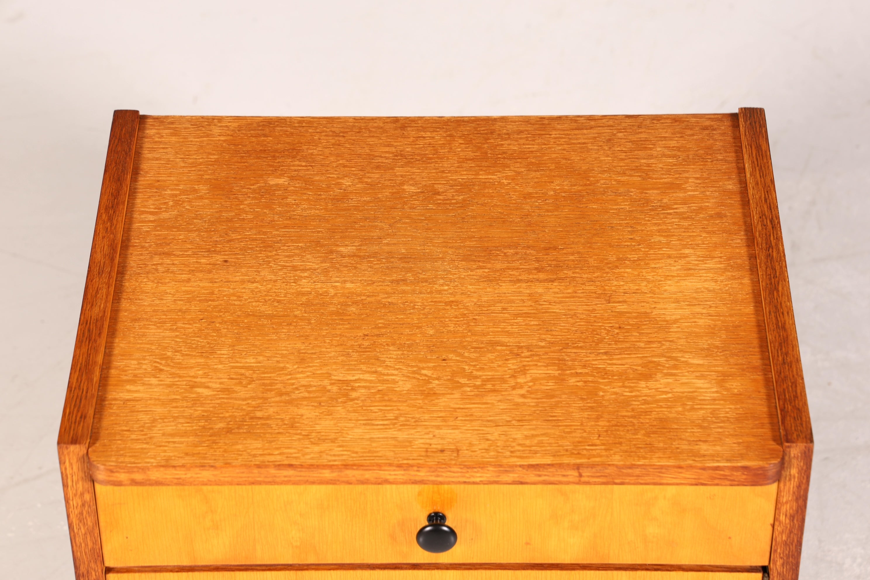 Schlichte Mid Century Kommode Vintage Nachttisch 60s Schubladenkommode 2 von 2