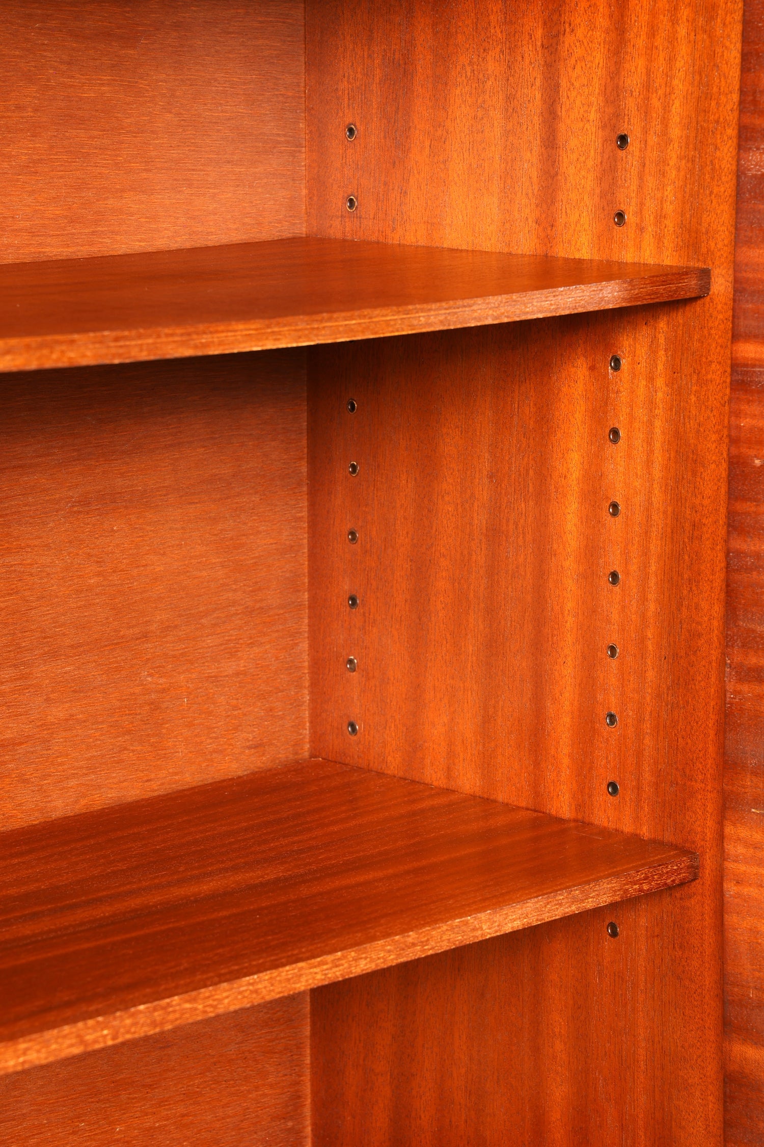 Wunderschöne Englische Vitrine Bibliothek Eibe Bücherschrank UK Buffet Schrank 60s Jahre