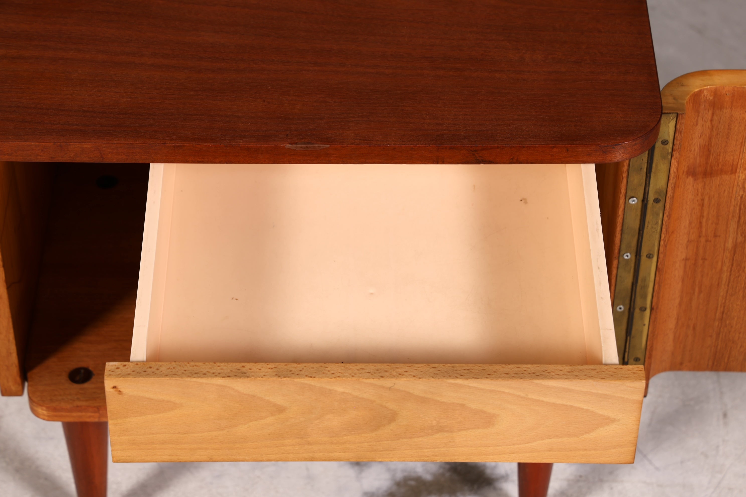 Wunderschöner Mid Century Nachttisch Vintage Schrank 60s Night Stand 2 von 2