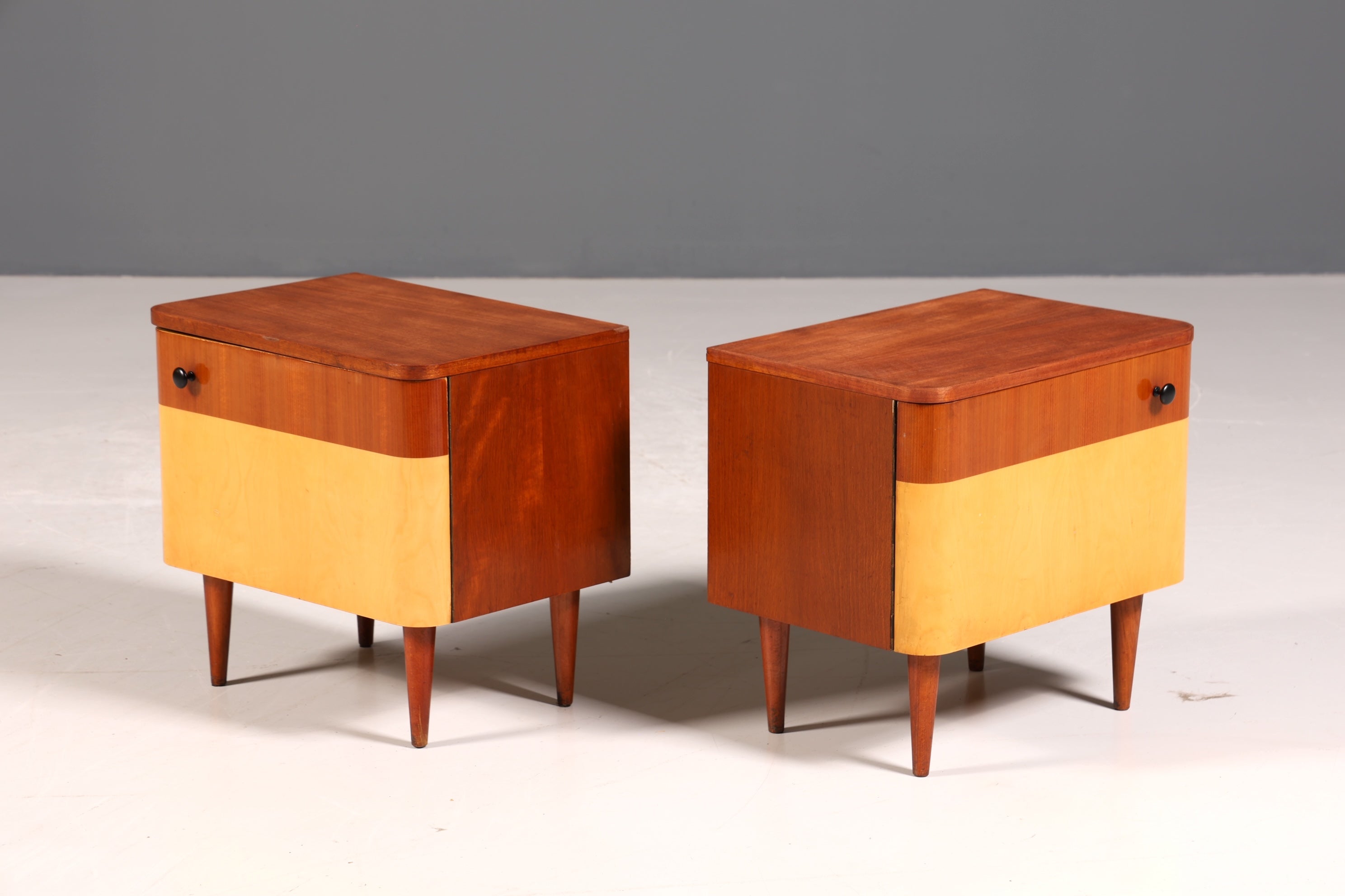 Wunderschöner Mid Century Nachttisch Vintage Schrank 60s Night Stand 1 von 2