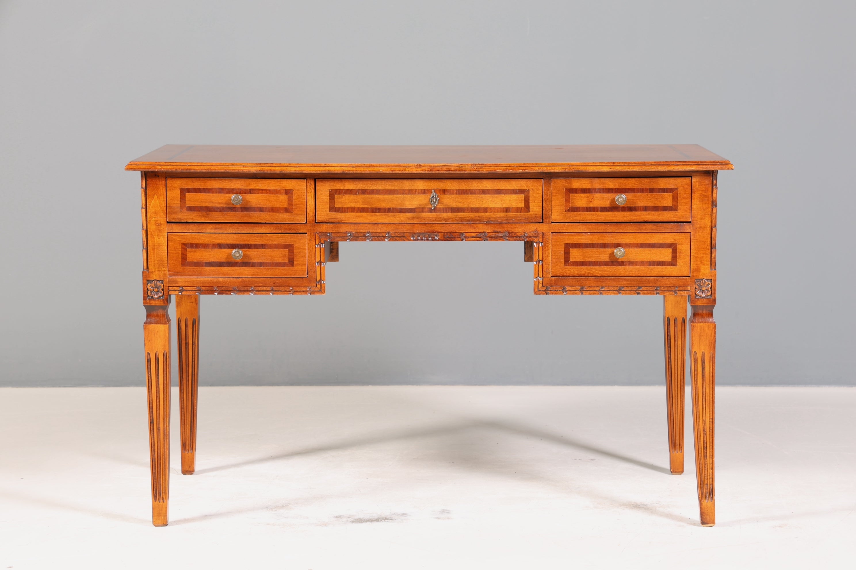 Traumhafter Schreibtisch im Barock Stil Bürotisch echt Holz Antik 60s Office Desk
