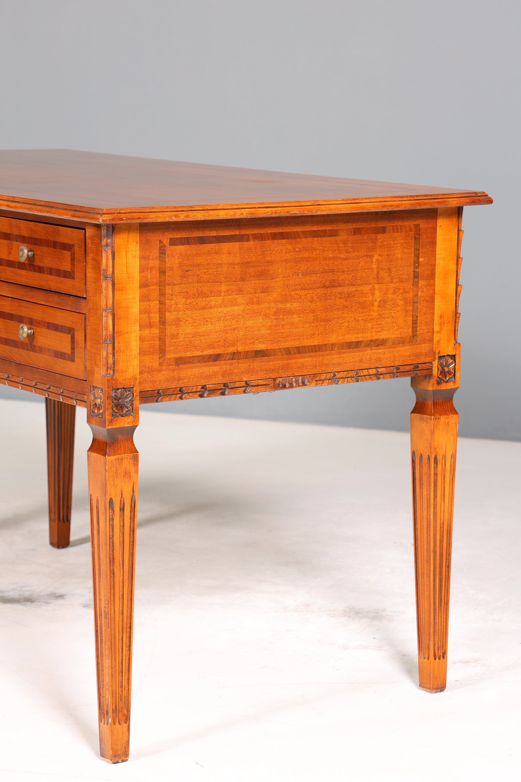 Traumhafter Schreibtisch im Barock Stil Bürotisch echt Holz Antik 60s Office Desk