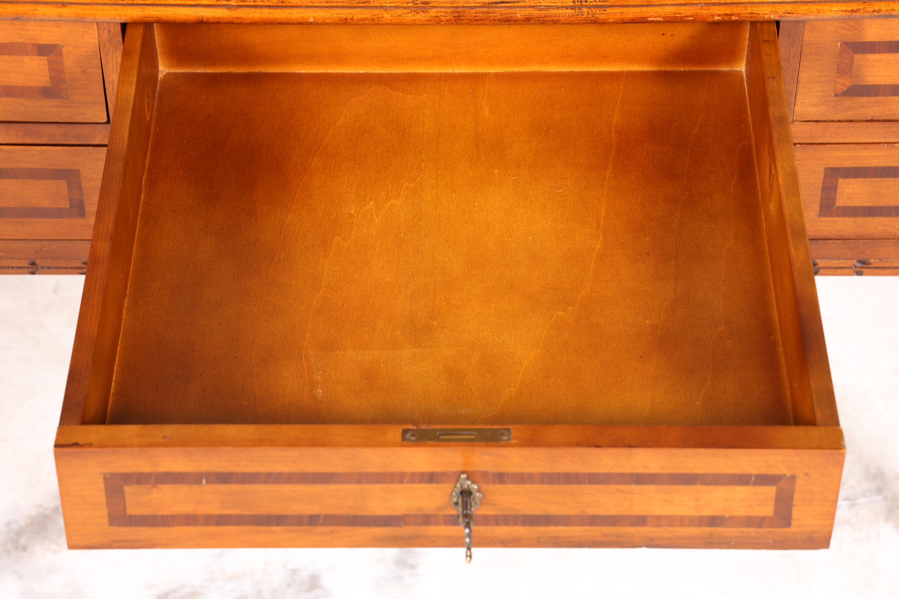 Traumhafter Schreibtisch im Barock Stil Bürotisch echt Holz Antik 60s Office Desk