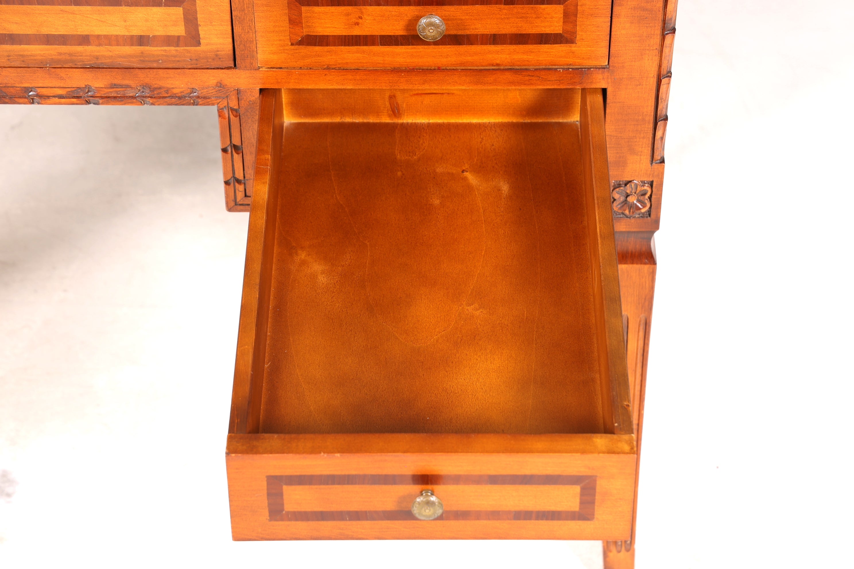 Traumhafter Schreibtisch im Barock Stil Bürotisch echt Holz Antik 60s Office Desk