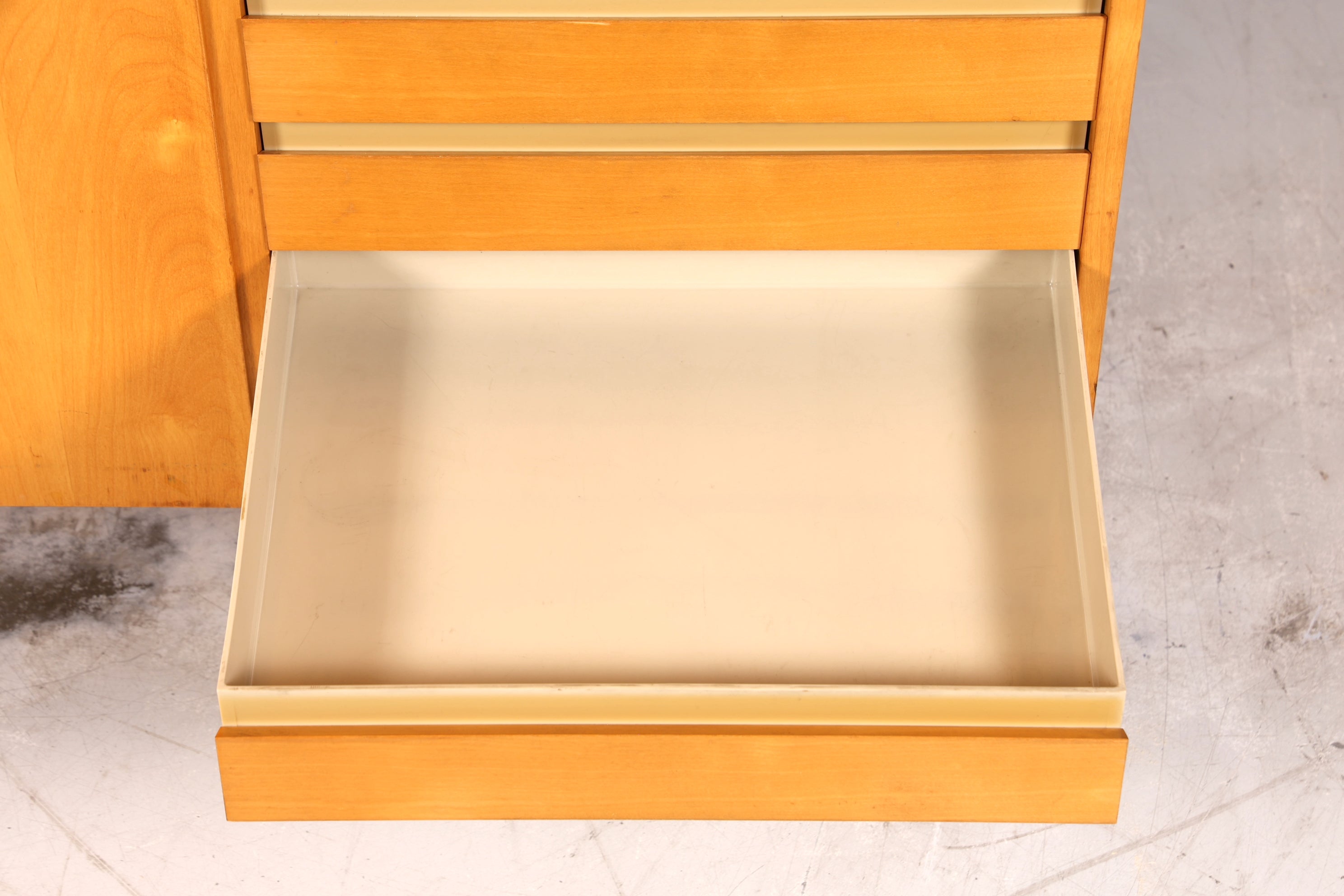 E833 Finish Traumhafter Mid Century Kleiderschrank Vintage Schrank Retro Wäscheschrank