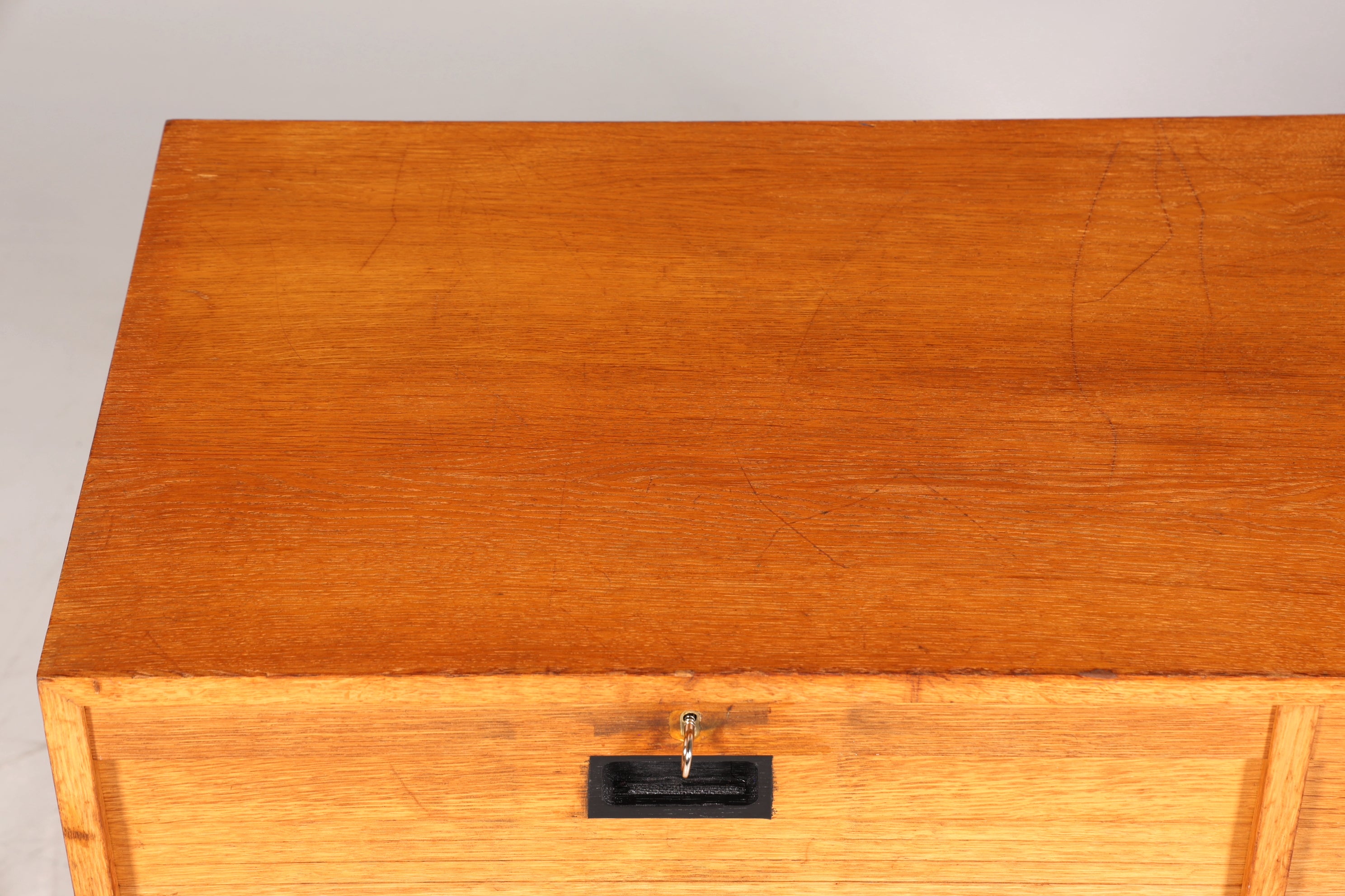 E835 Finish Schlichter Mid Century Rollladenschrank Bauhaus Apothekerschrank Art Deco Büro Aktenschrank