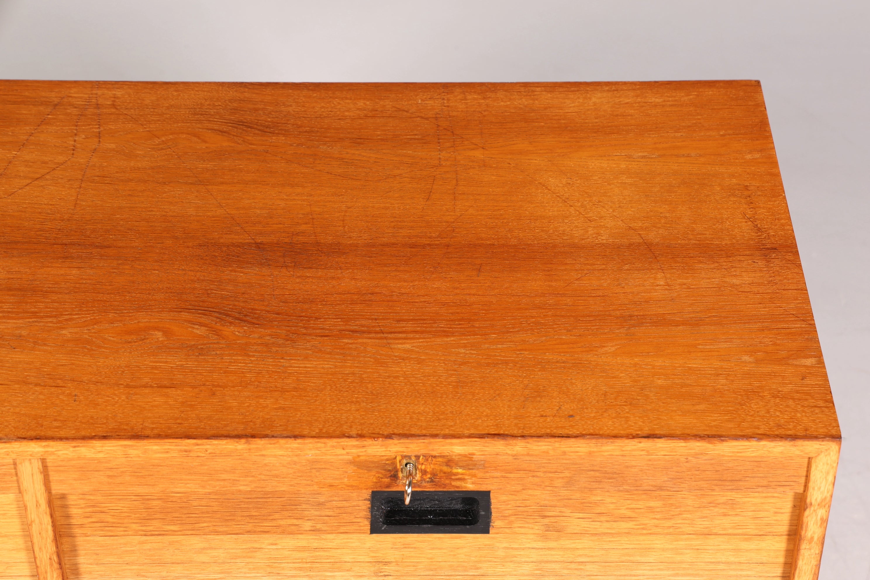 E835 Finish Schlichter Mid Century Rollladenschrank Bauhaus Apothekerschrank Art Deco Büro Aktenschrank