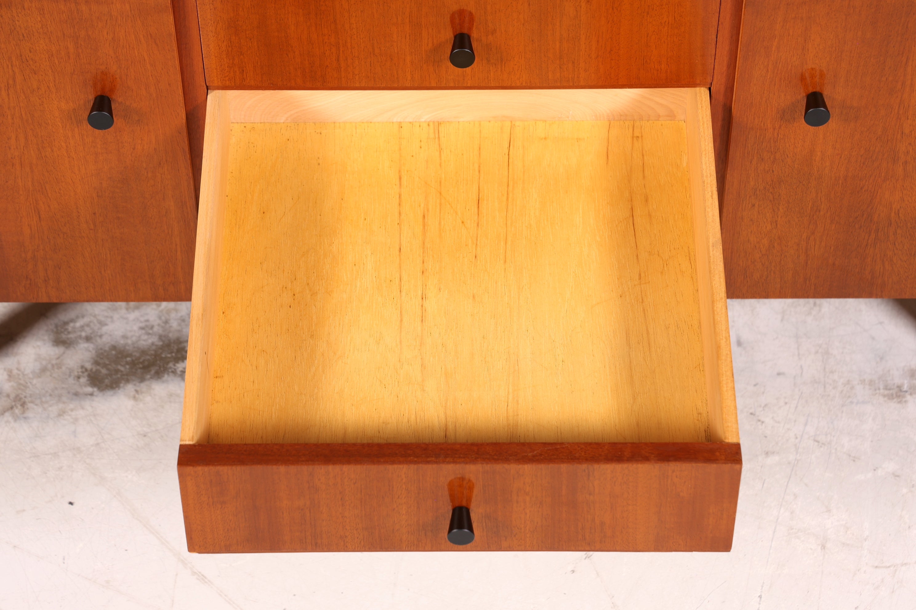 E839 Finish Wunderschönes Mid Century Sideboard Vintage Kommode TV Schrank Flurkommode 60s (Kopie)