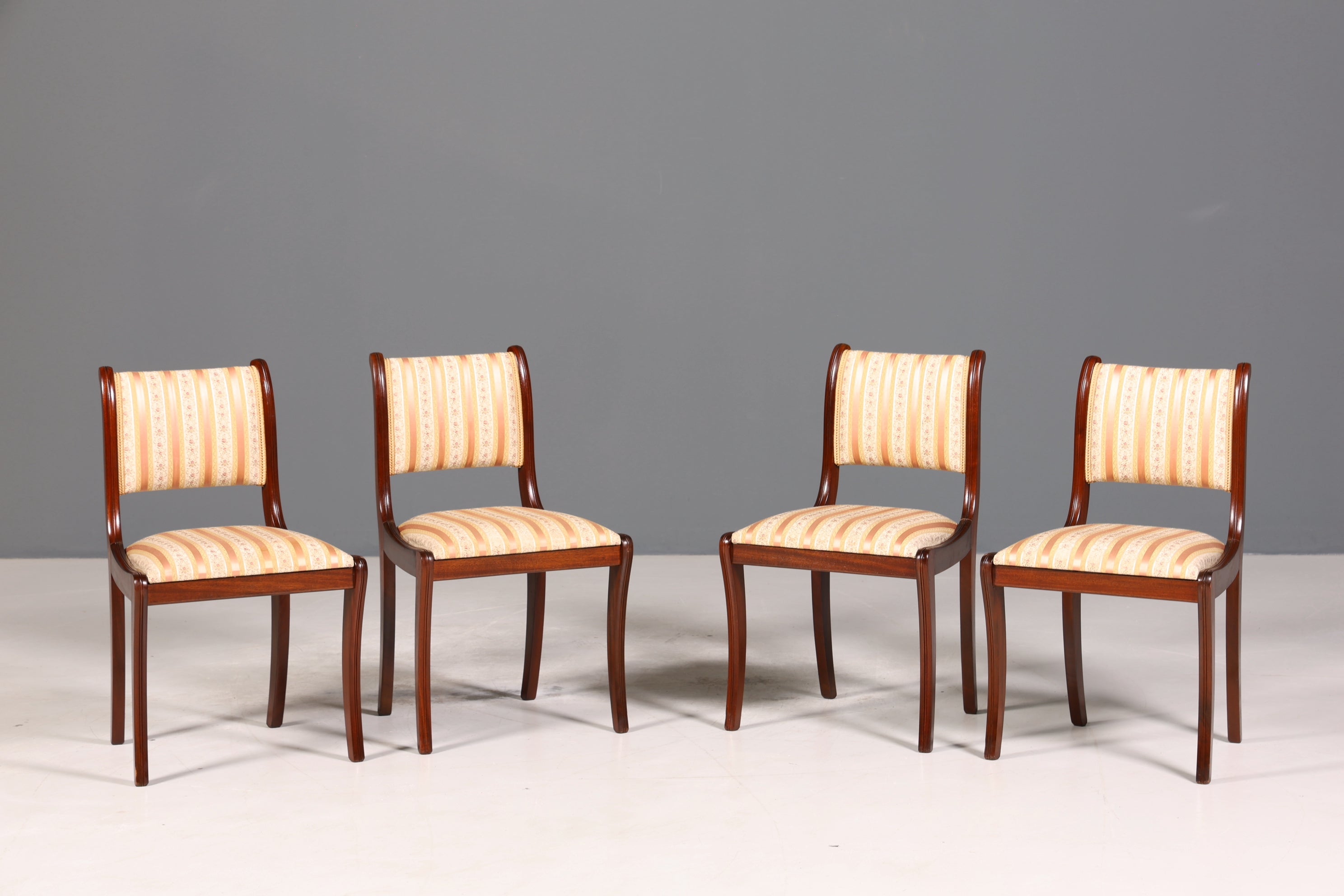 4x Stilvolle Englische Stühle Englisch Dining Chairs Antik 60er Jahre Küchenstühle Stuhlset