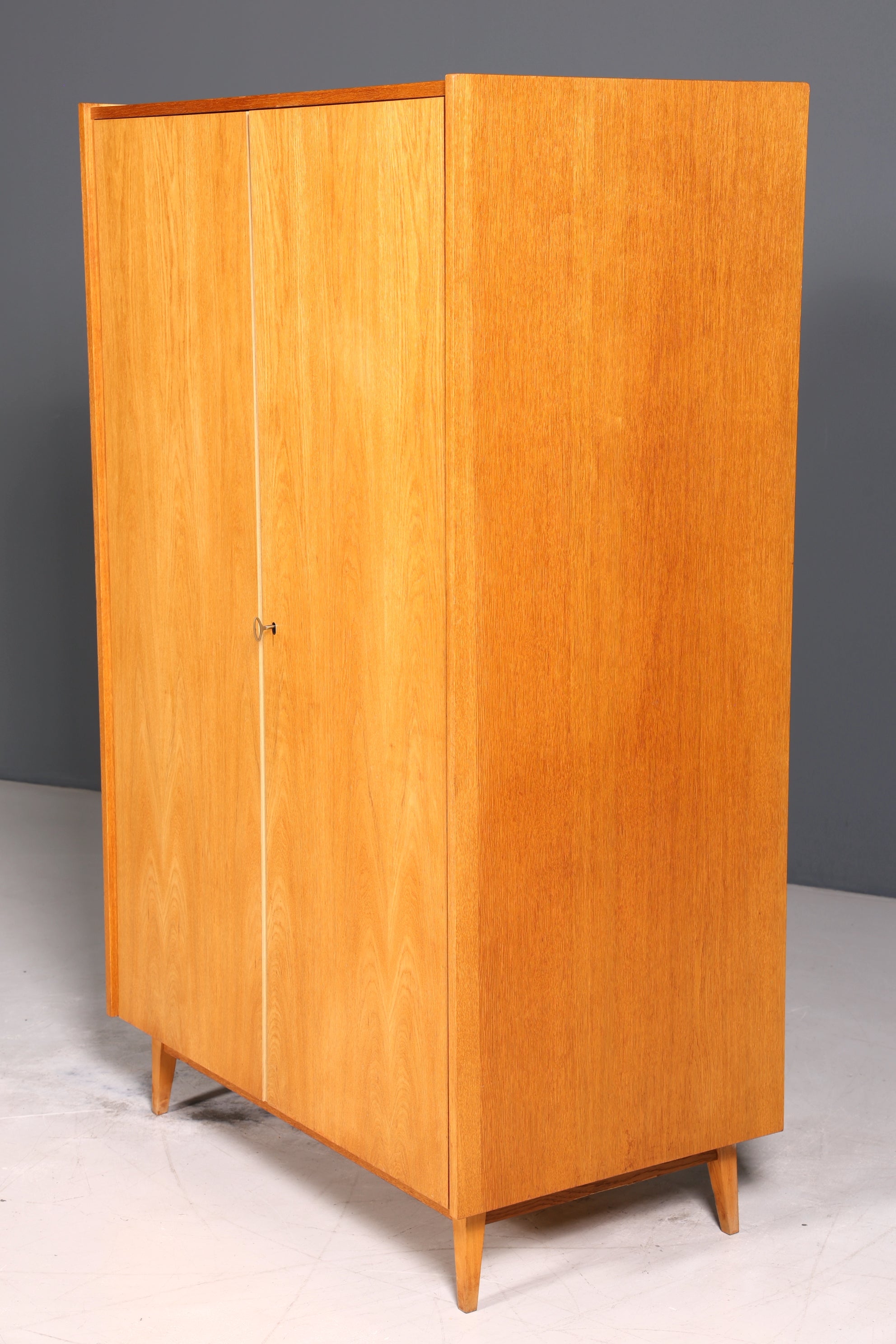 Traumhafter Mid Century Kleiderschrank Vintage Schrank Retro Wäscheschrank