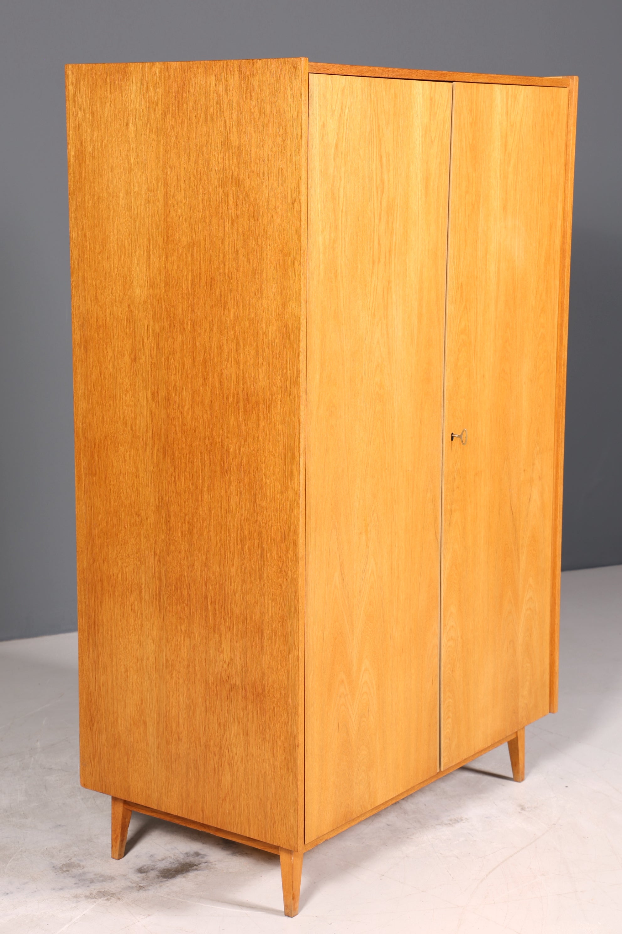Traumhafter Mid Century Kleiderschrank Vintage Schrank Retro Wäscheschrank