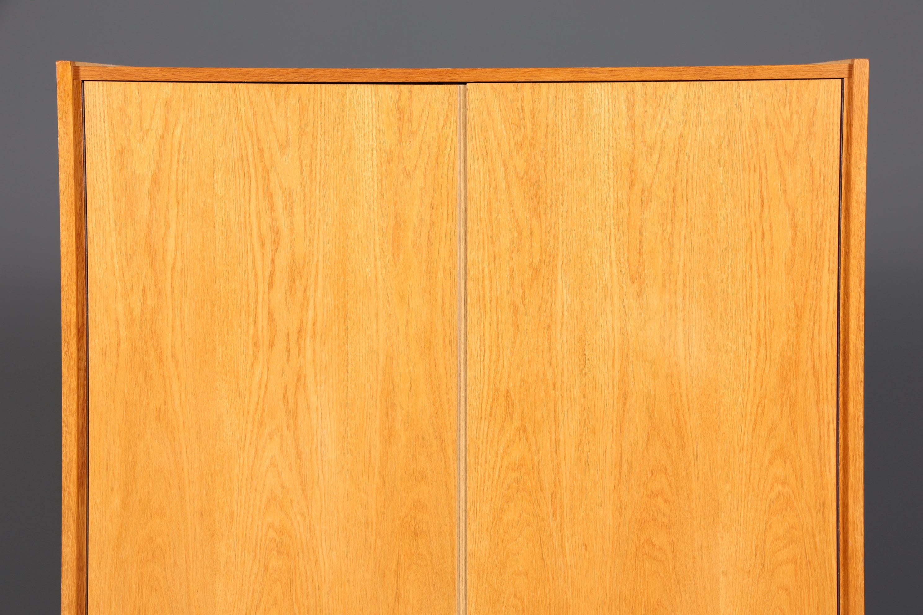 Traumhafter Mid Century Kleiderschrank Vintage Schrank Retro Wäscheschrank
