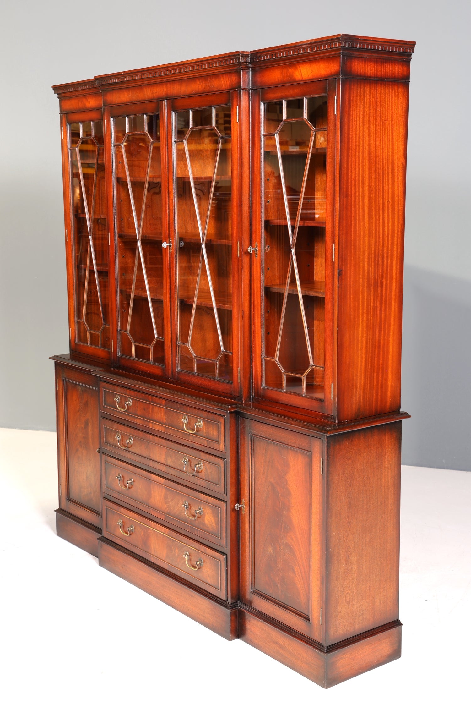 Wunderschöne Englische Vitrine Bibliothek Bücherschrank UK Buffet Mahagoni Schrank 60s Jahre