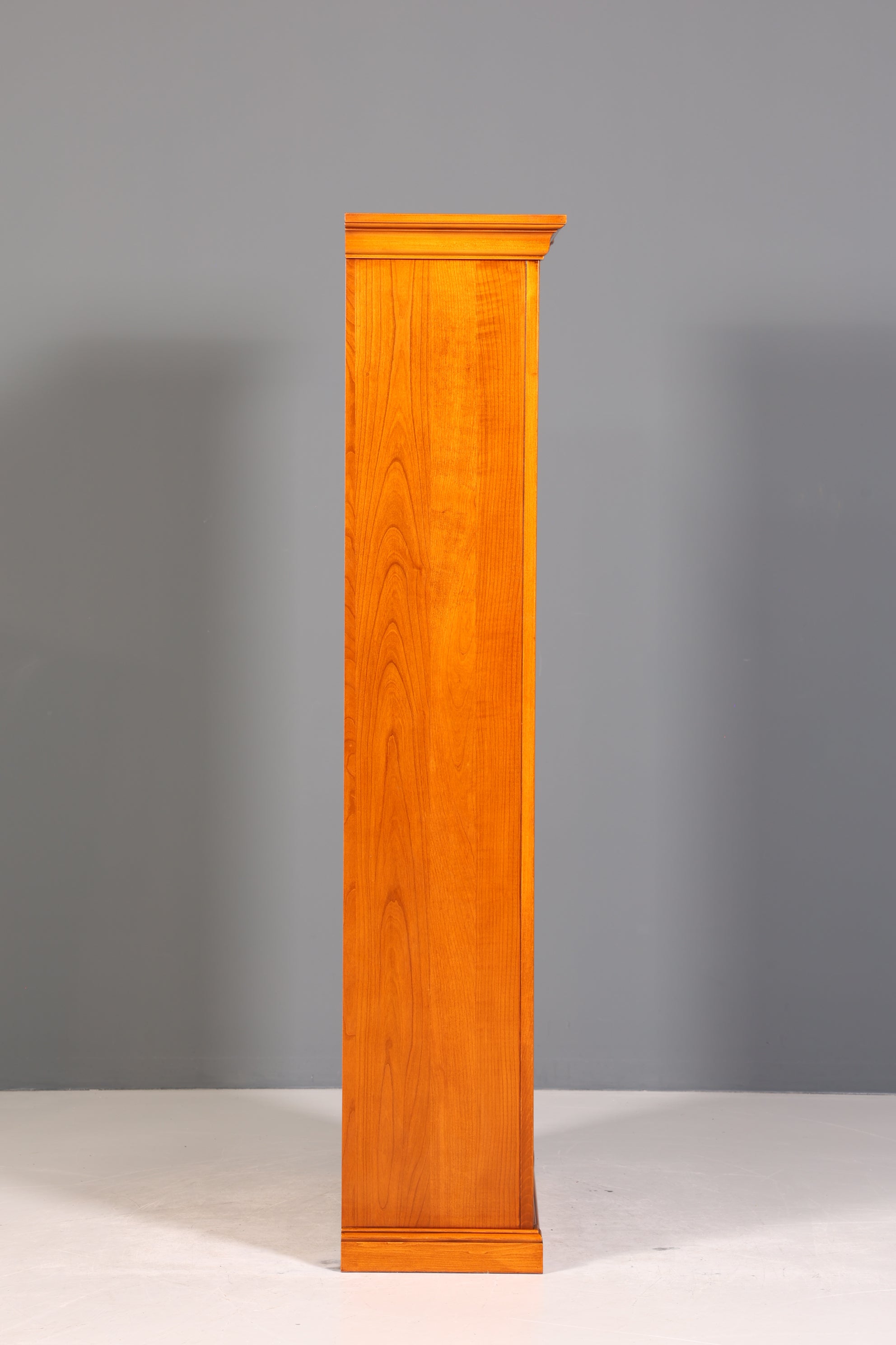 Traumhaftes Original Selva Bücherregal Antik Stil massiv Holz Regal Schrank Bibliothek