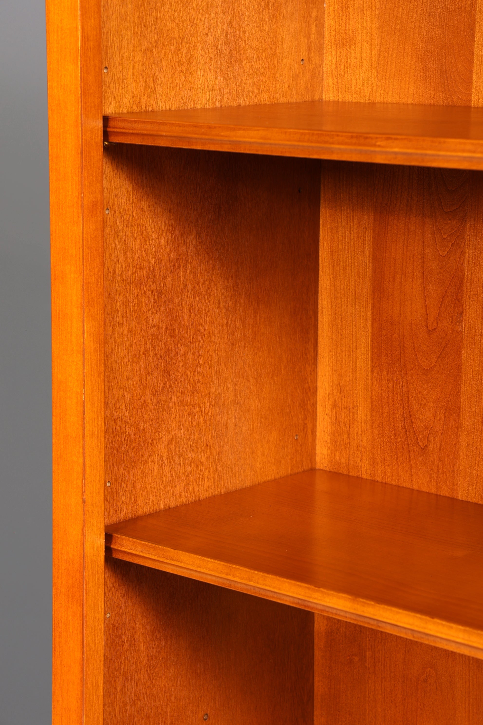 Traumhaftes Original Selva Bücherregal Antik Stil massiv Holz Regal Schrank Bibliothek