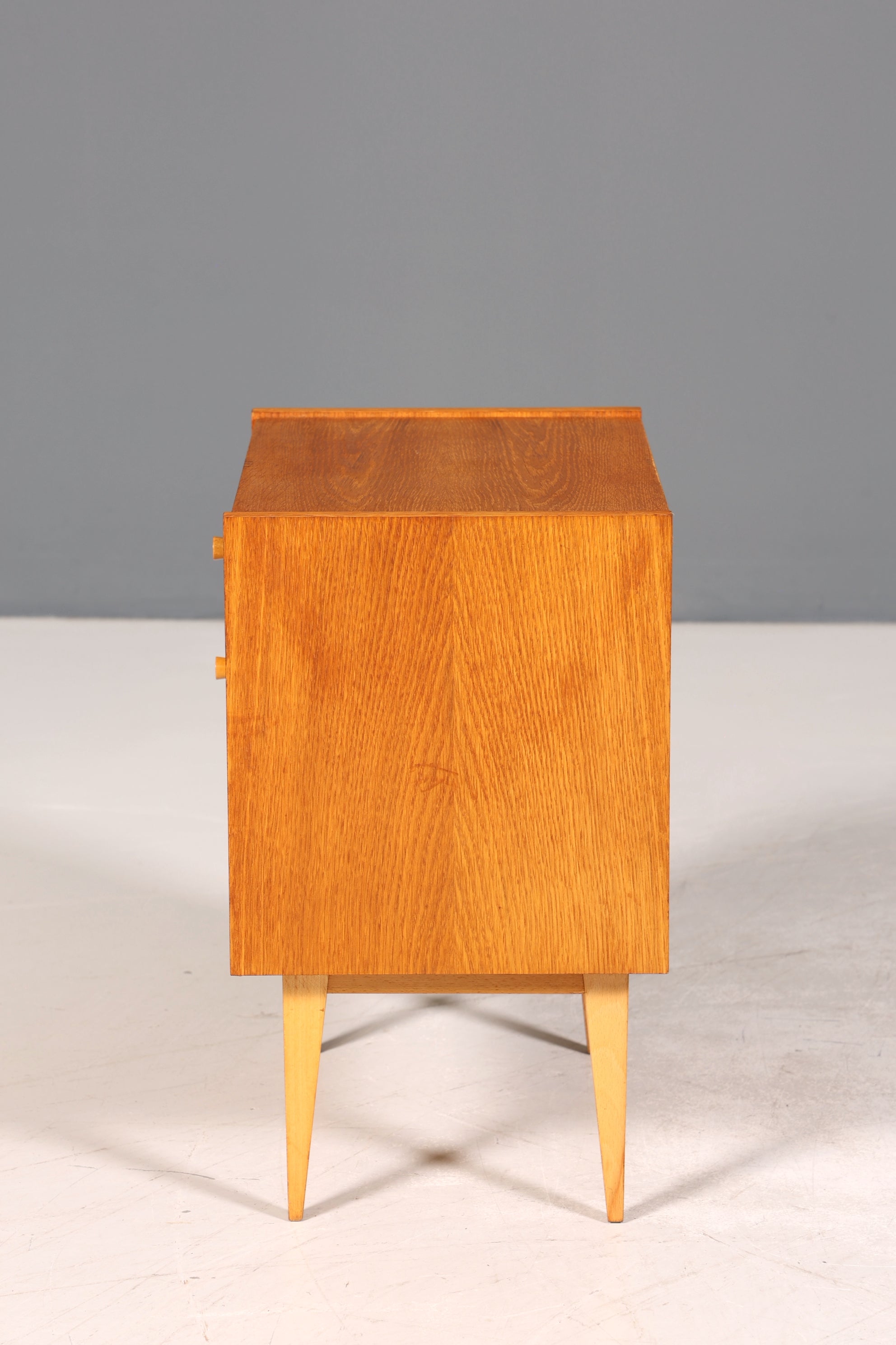 Schlichte Mid Century Kommode Vintage Klappschränkchen Danish Design Nachttisch 1 von 2