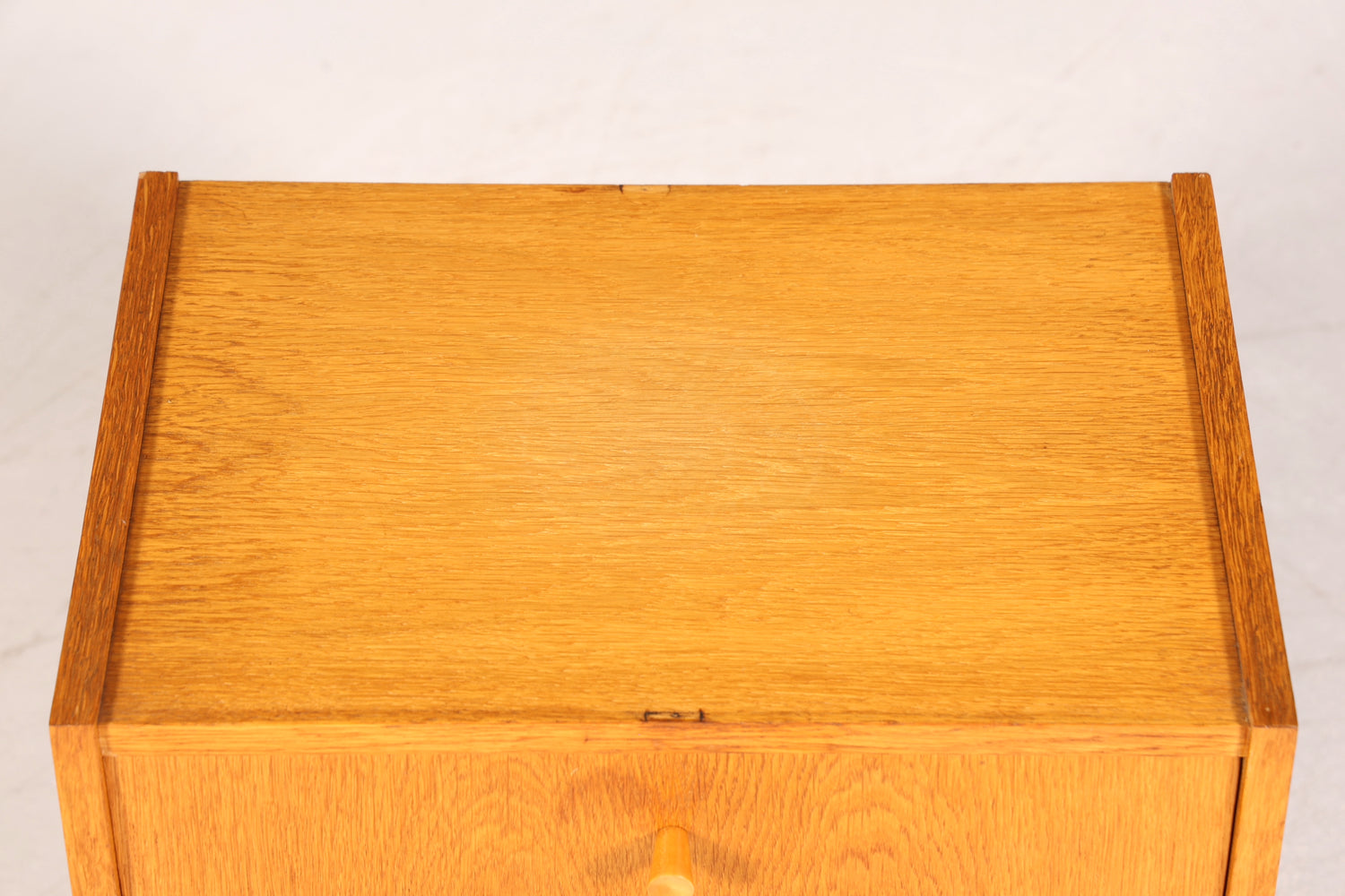 Schlichte Mid Century Kommode Vintage Klappschränkchen Danish Design Nachttisch 2 von 2