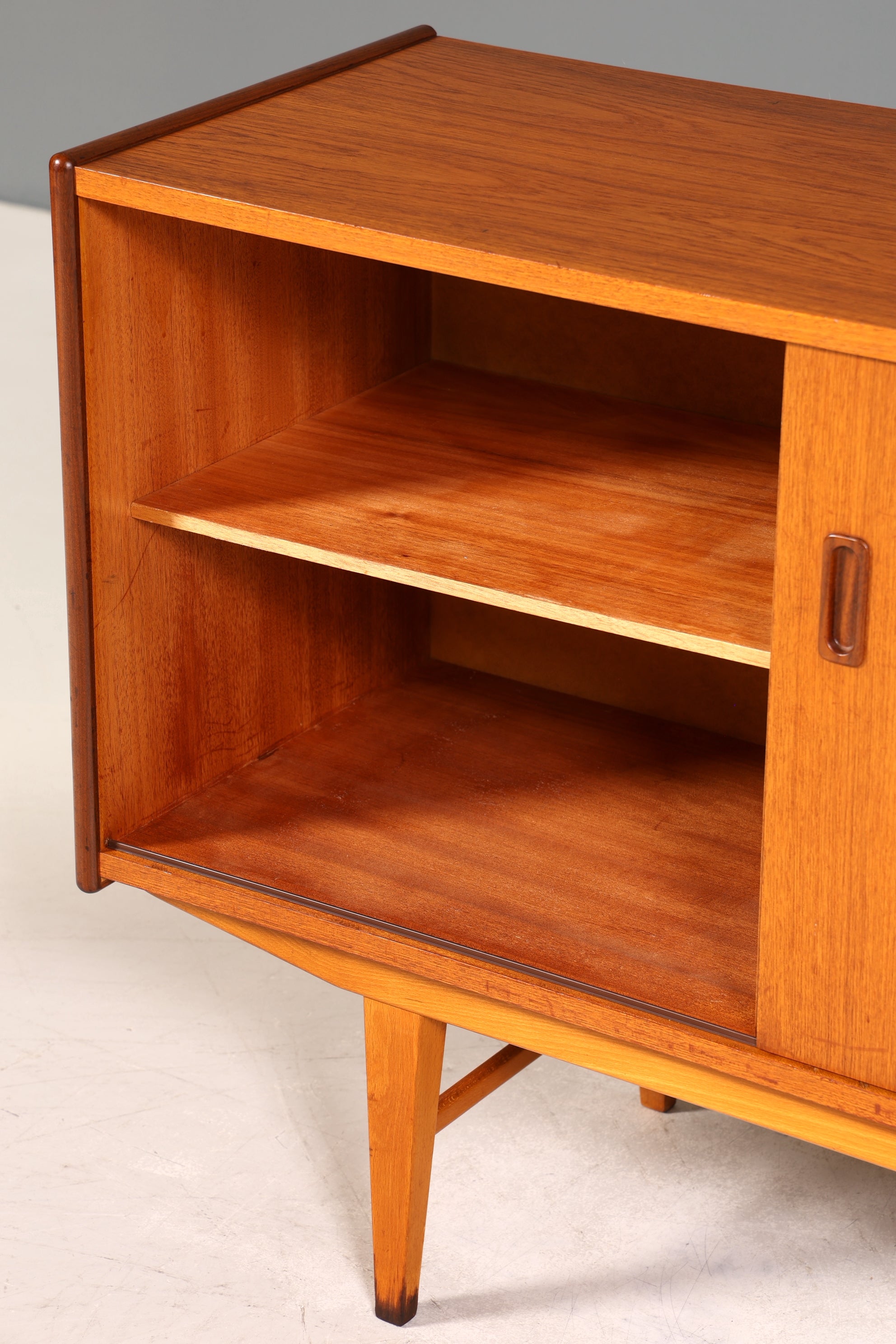 Traumhaftes Mid Century Sideboard Vintage Schrank Schiebetür Kommode TV Schrank 60s