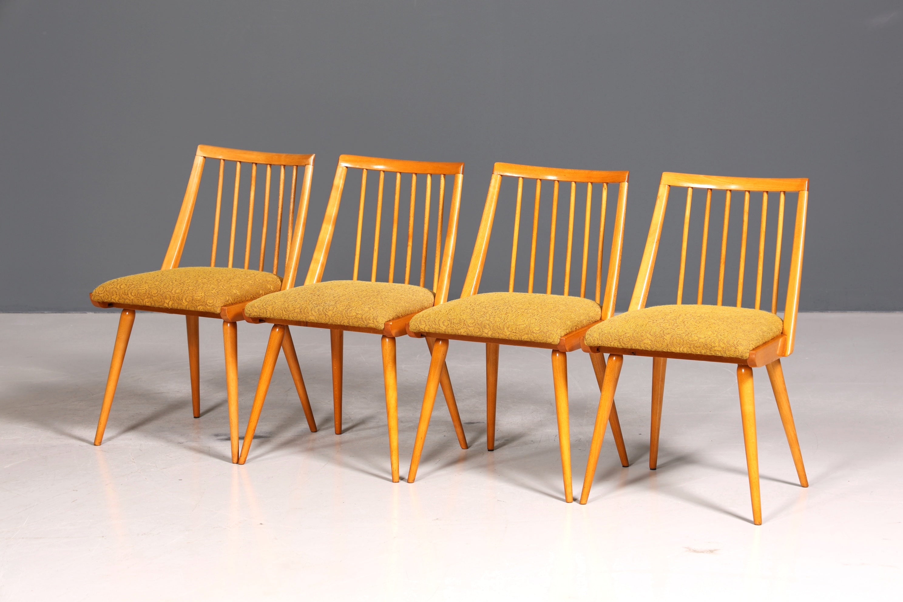 4x Schlichte Mid Century Stühle Retro Stuhlset Danish Design Küchenstühle Esszimmer Stühle
