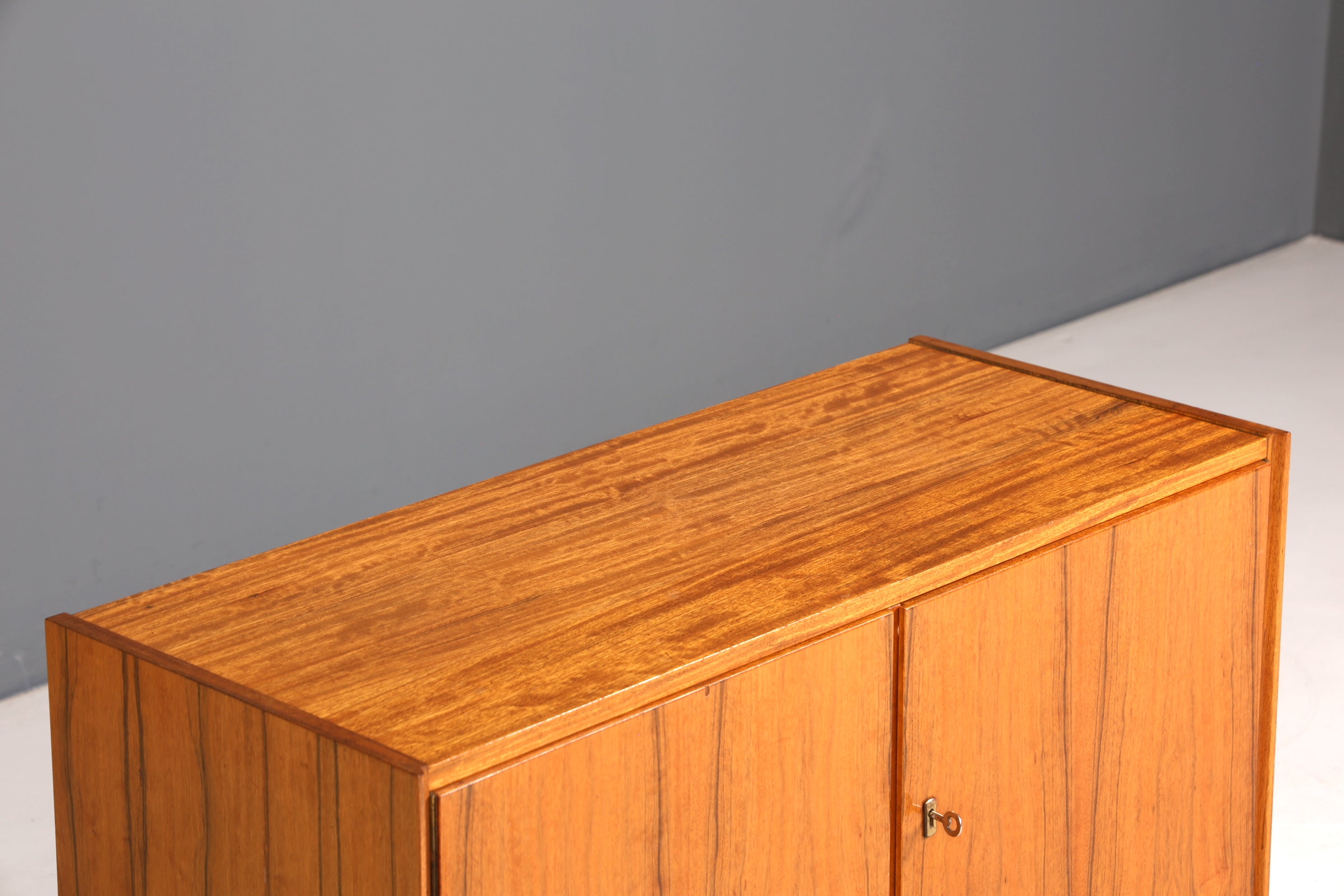 E860 Finish Wunderschöne Mid Century Kommode Vintage Schrank Retro Flur Kommode 60s Regal Sideboard